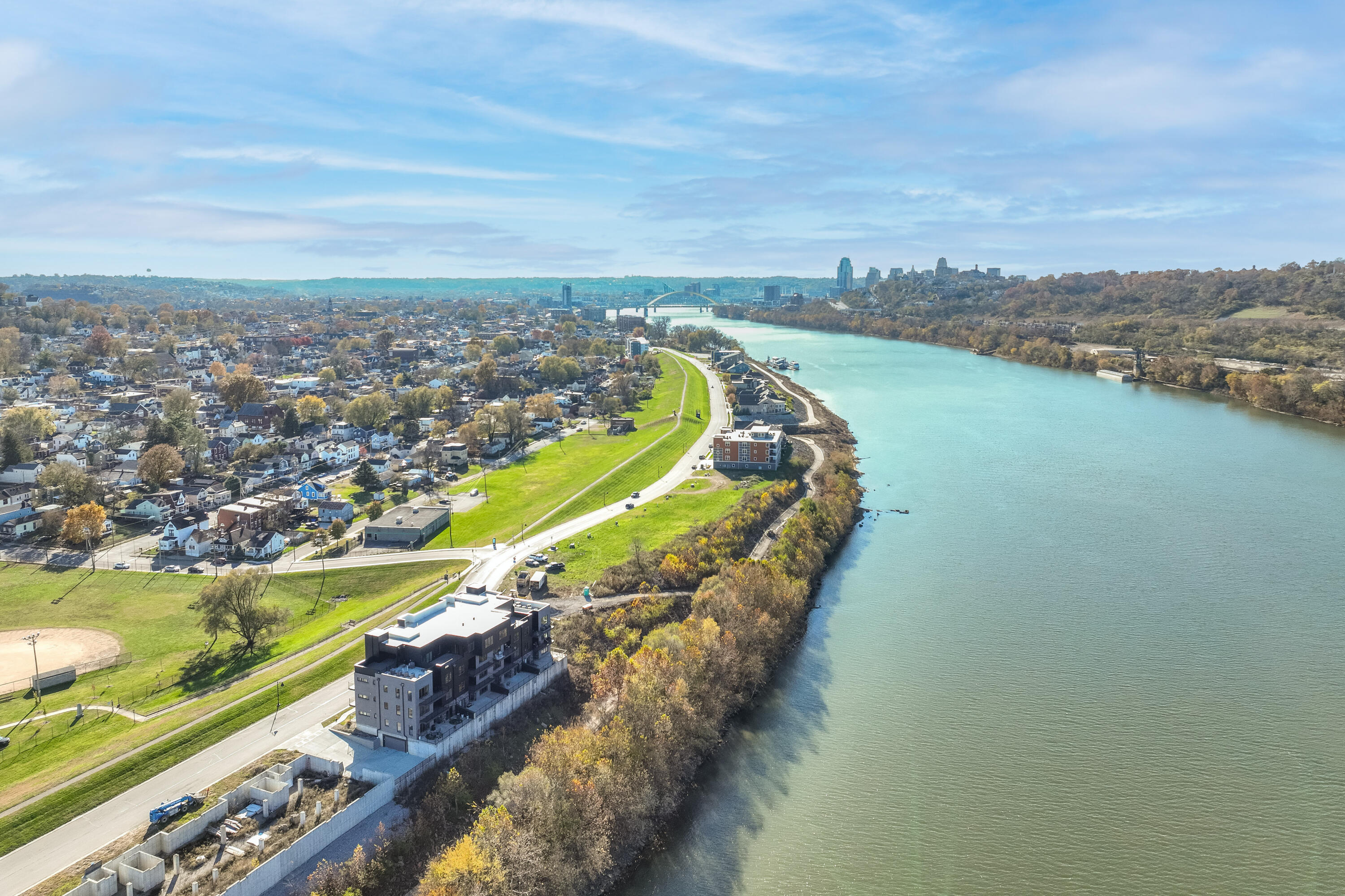 Dayton, Kentucky, 41074, United States, 2 Bedrooms Bedrooms, ,3 BathroomsBathrooms,Residential,For Sale,1995774