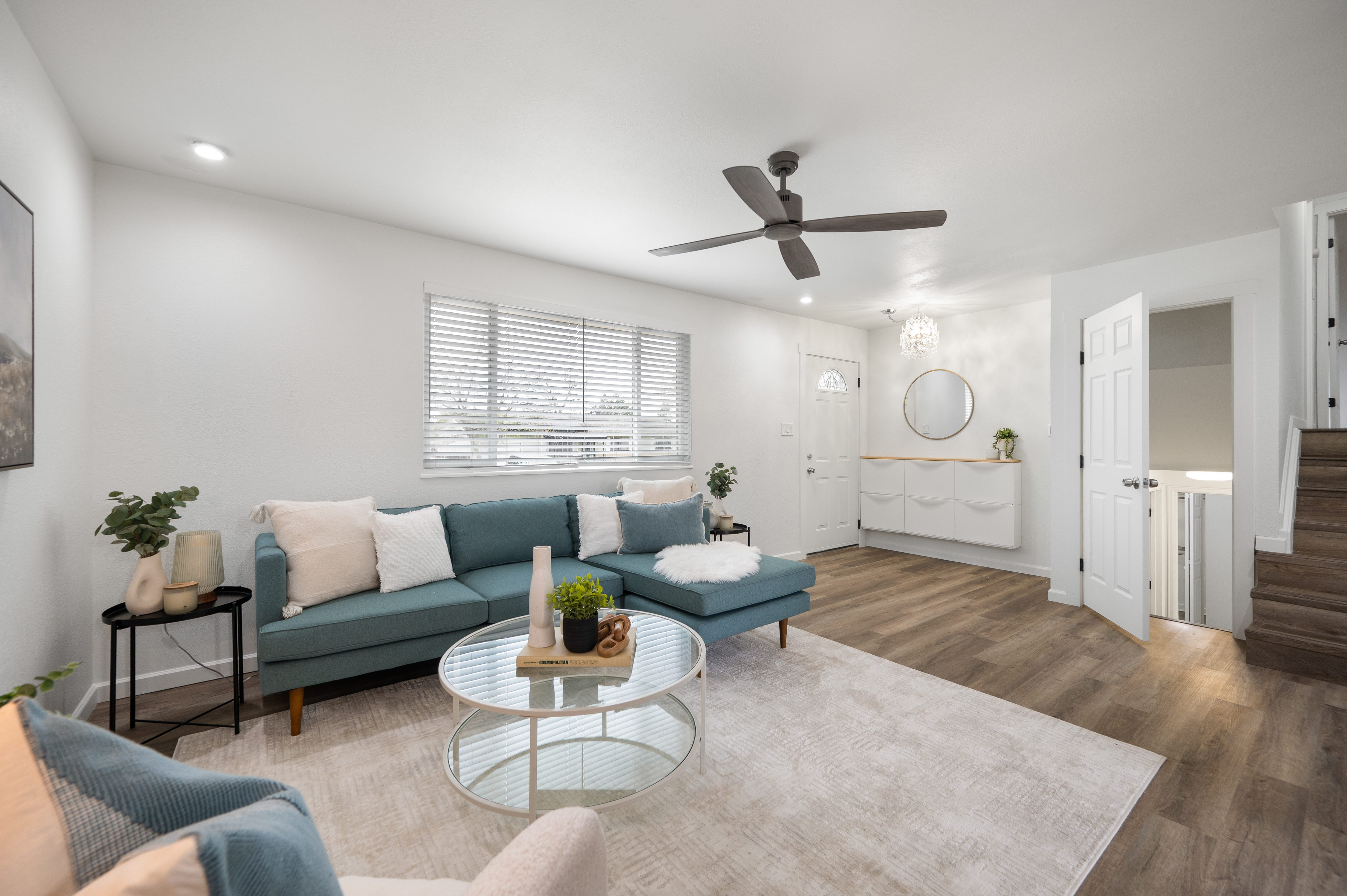  Beautifully Updated Tri-Level Home in Montbello - 物件實景