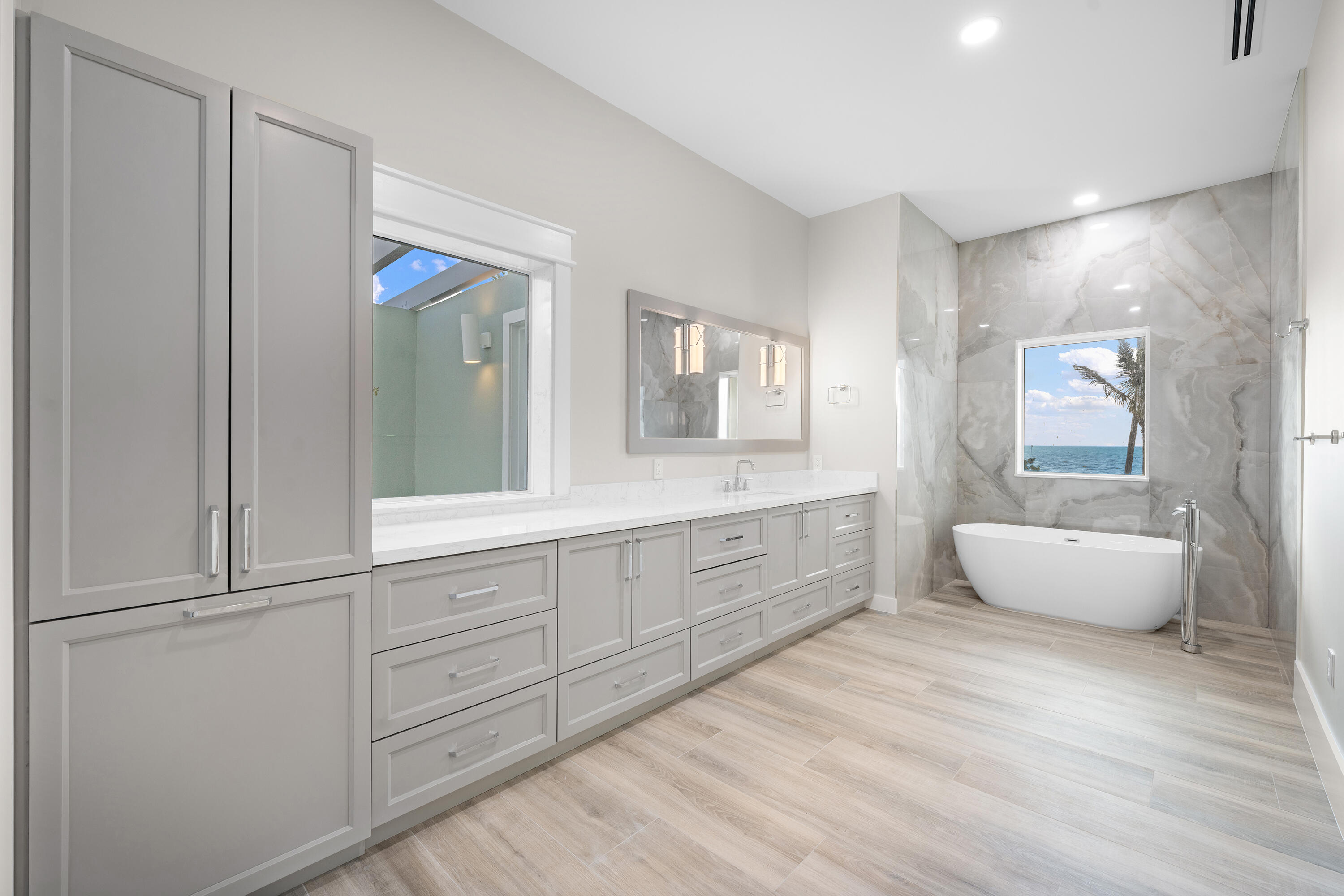ISLAMORADA, Florida, 33036, United States, 6 Bedrooms Bedrooms, ,9 BathroomsBathrooms,Residential,For Sale,1903587