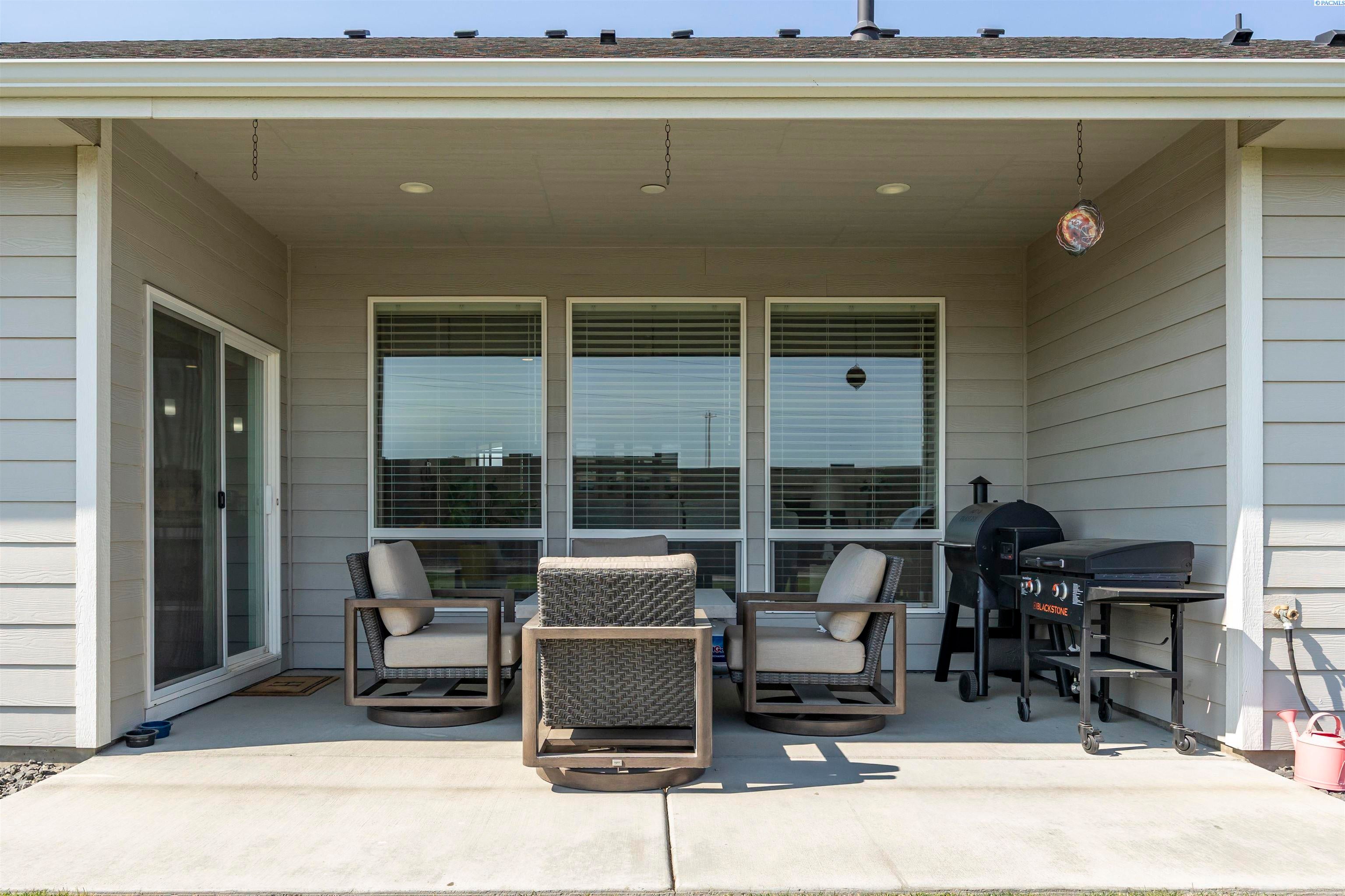 Kennewick, Washington, 99338, United States, 4 Bedrooms Bedrooms, ,3 BathroomsBathrooms,Residential,For Sale,1977201