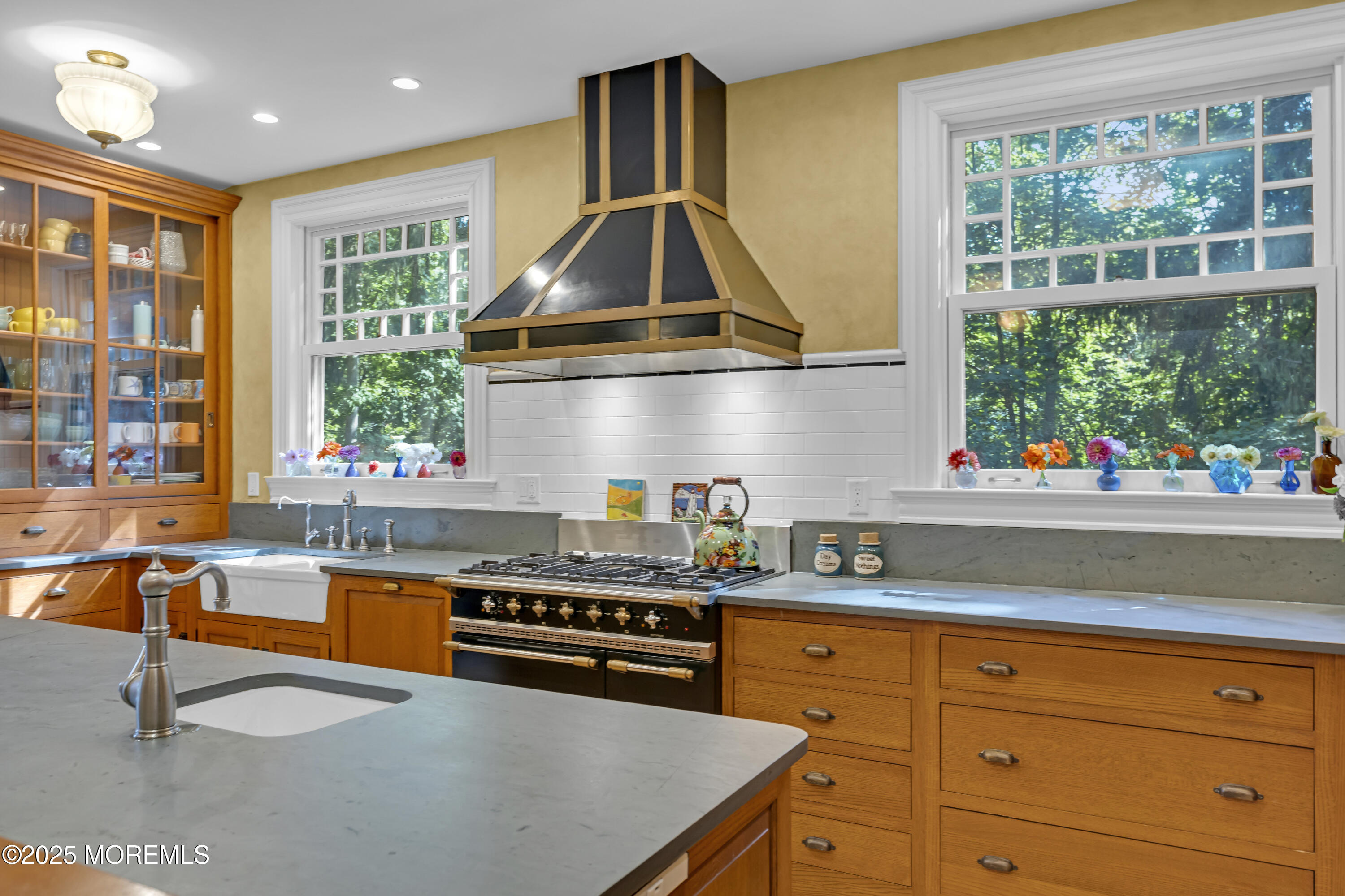 Red Bank, New Jersey, 07701, United States, 9 Bedrooms Bedrooms, ,6 BathroomsBathrooms,Residential,For Sale,1934404