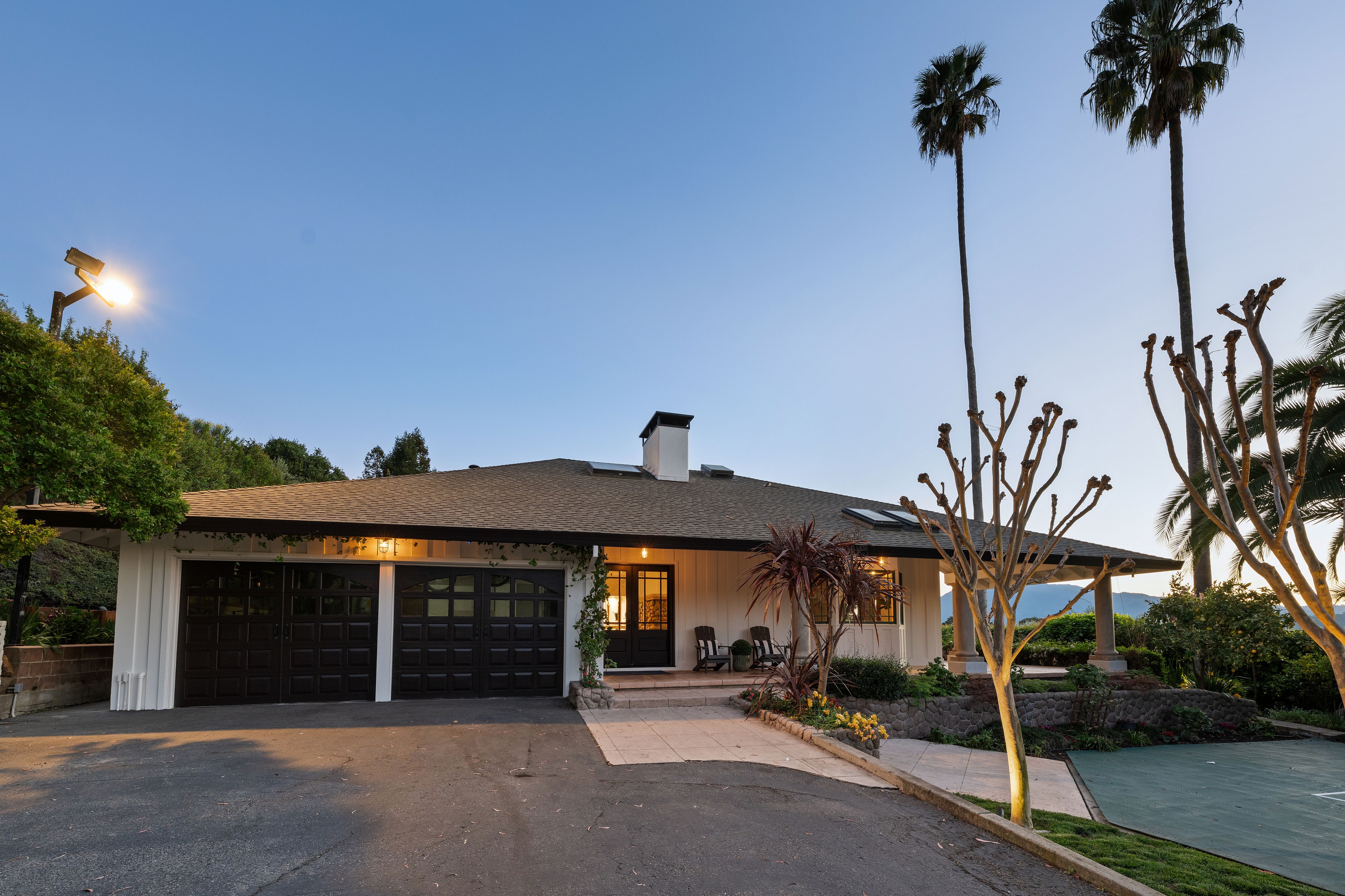  Striking Contemporary Residence - 物件實景