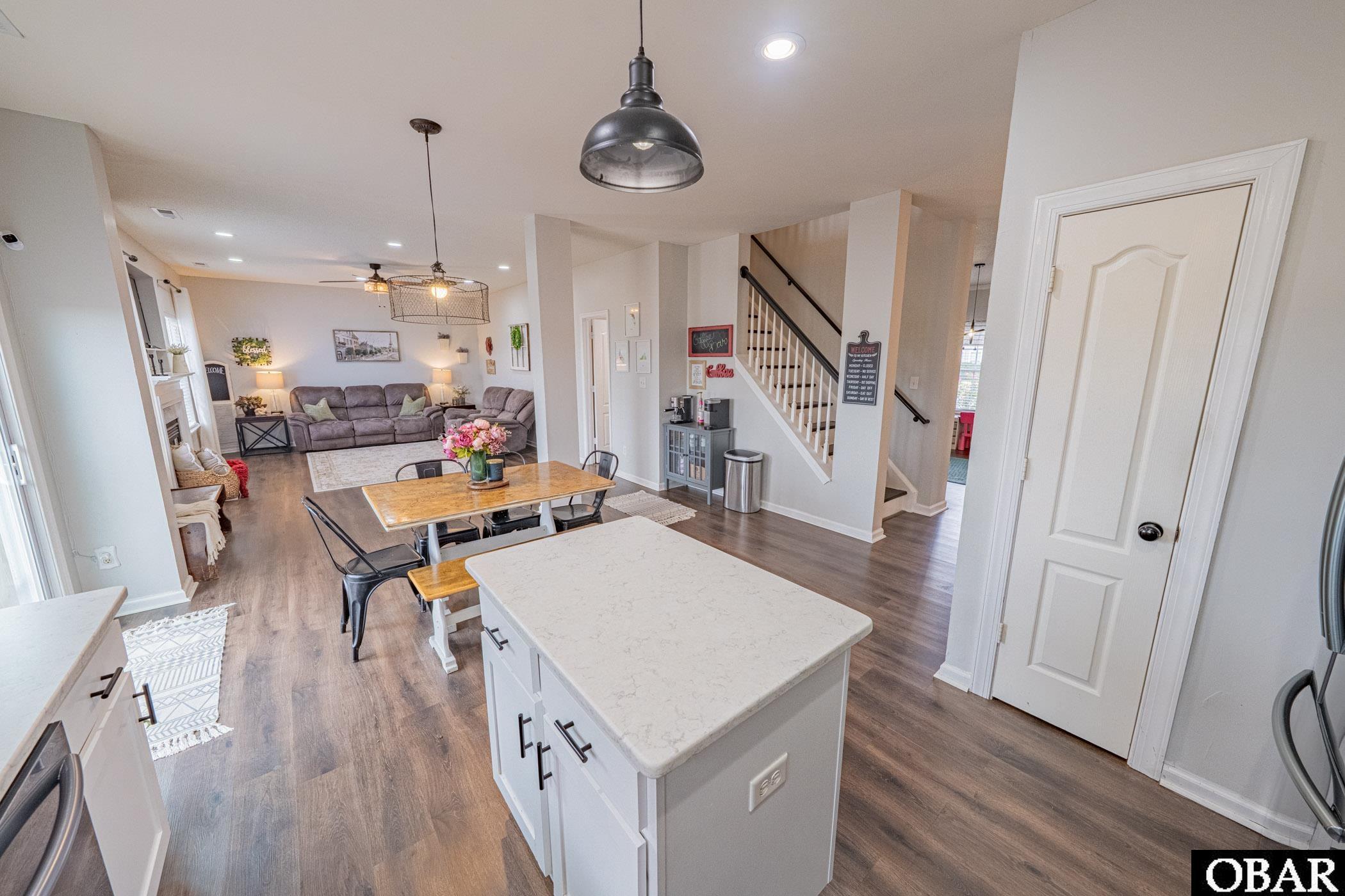 Moyock, North Carolina, 27958, United States, 6 Bedrooms Bedrooms, ,3 BathroomsBathrooms,Residential,For Sale,1997191