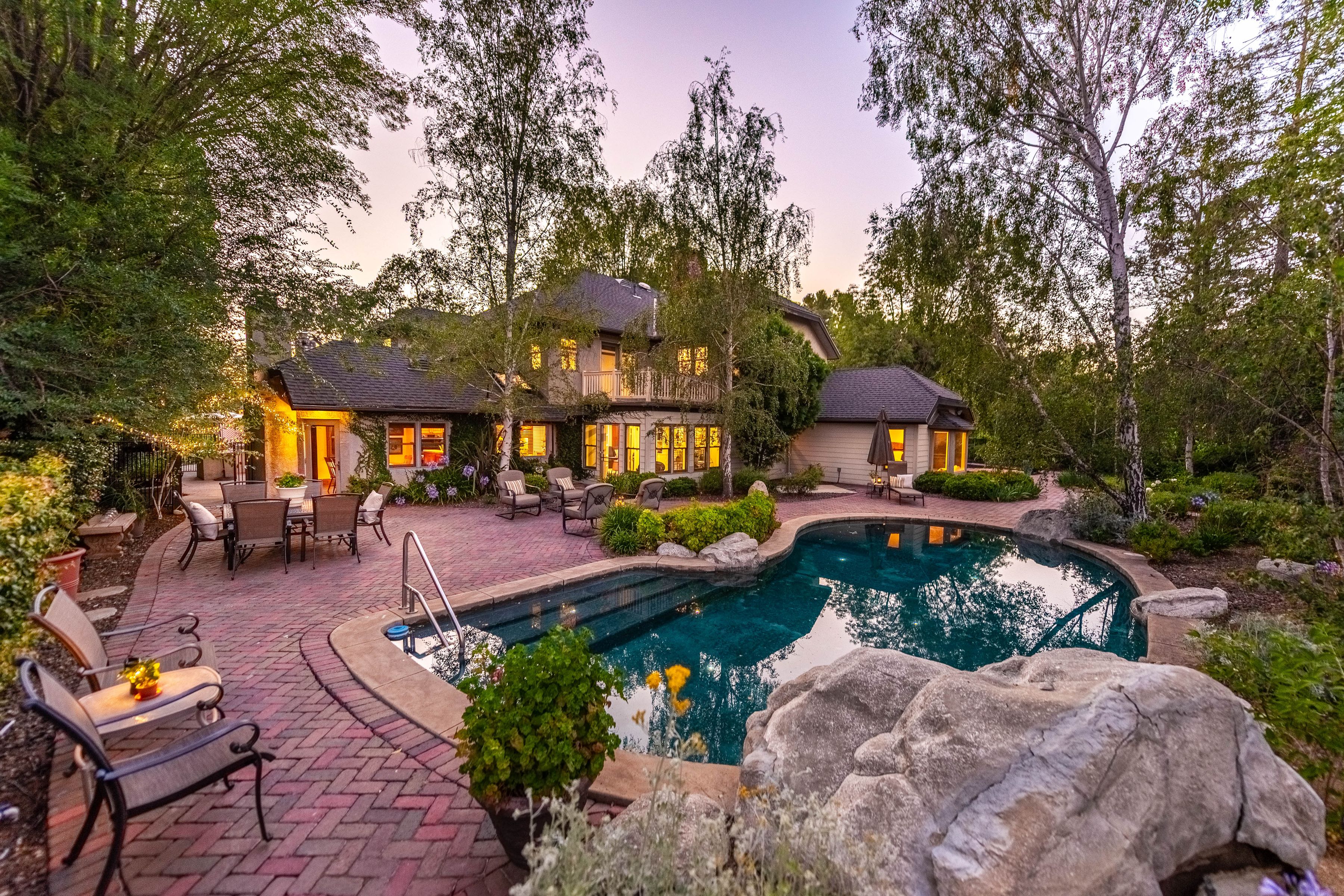  Gated Estate on Nearly 2 Acres - 物件實景