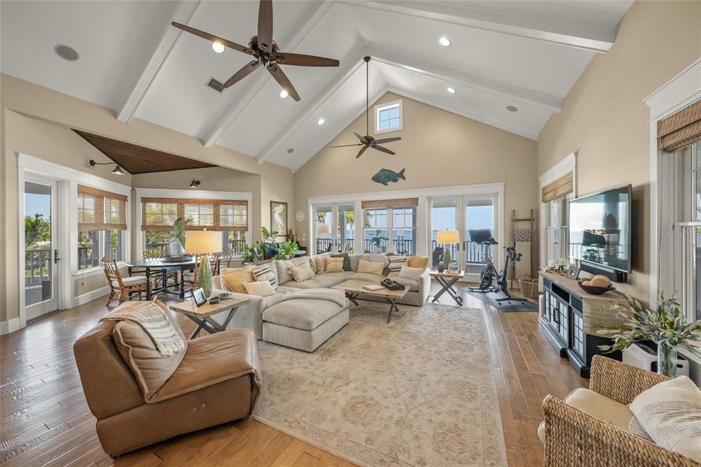 Holmes Beach, Florida, 34217, United States, 5 Bedrooms Bedrooms, ,5 BathroomsBathrooms,Residential,For Sale,1770392