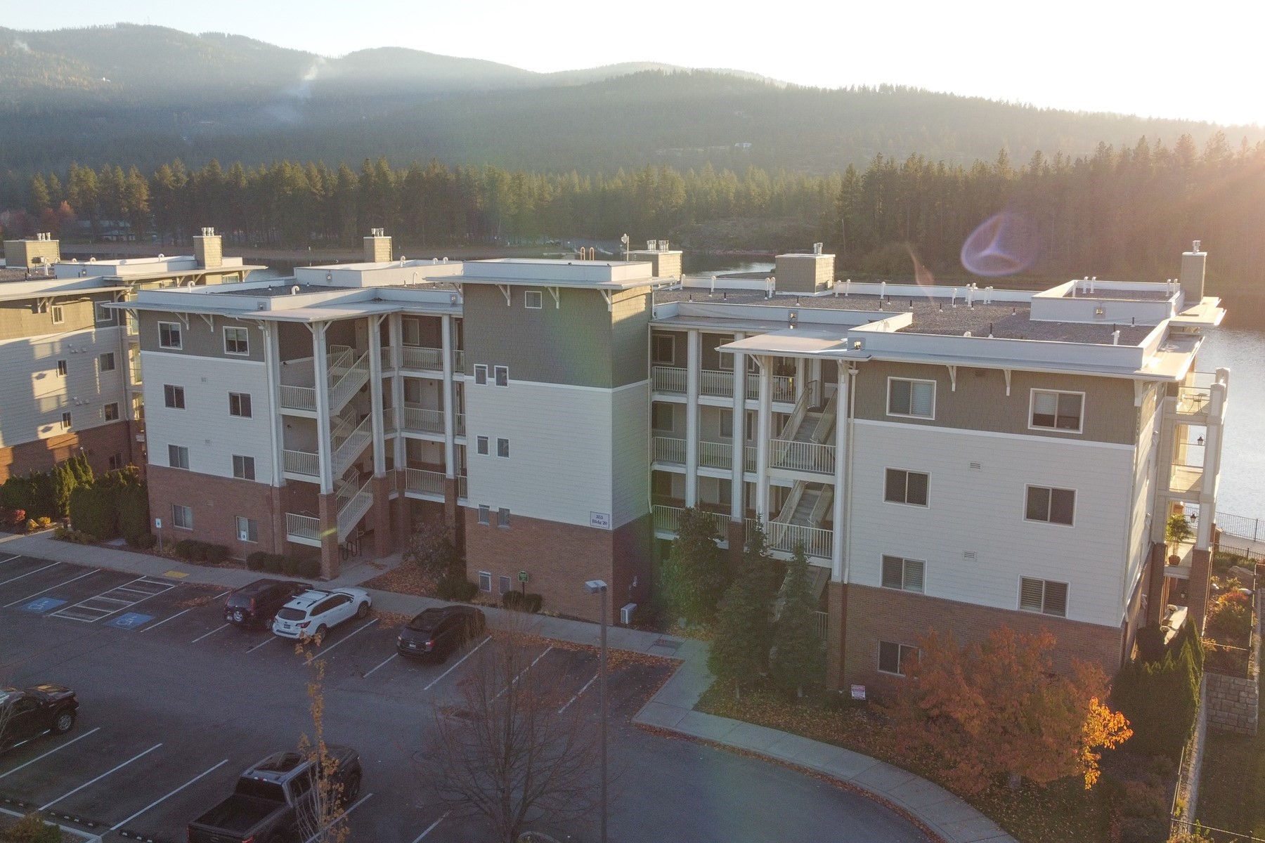  Luxury Waterfront Condo on Spokane River - 物件實景