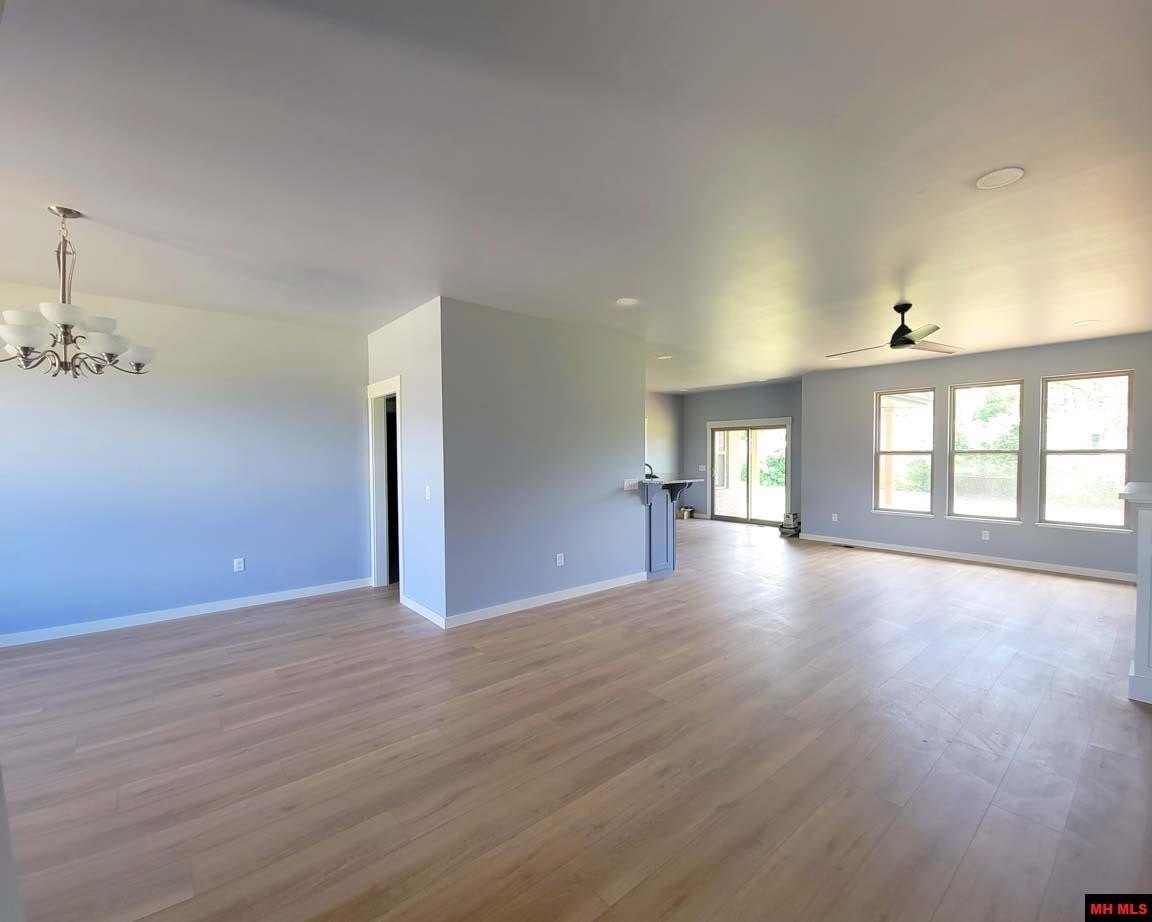 Mountain Home, Arkansas, 72653, United States, 3 Bedrooms Bedrooms, ,2 BathroomsBathrooms,Residential,For Sale,1983473