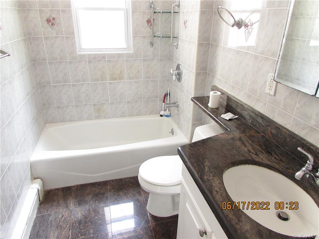 New Rochelle, New York, 10801, United States, 3 Bedrooms Bedrooms, ,1 BathroomBathrooms,Residential,For Sale,1942775