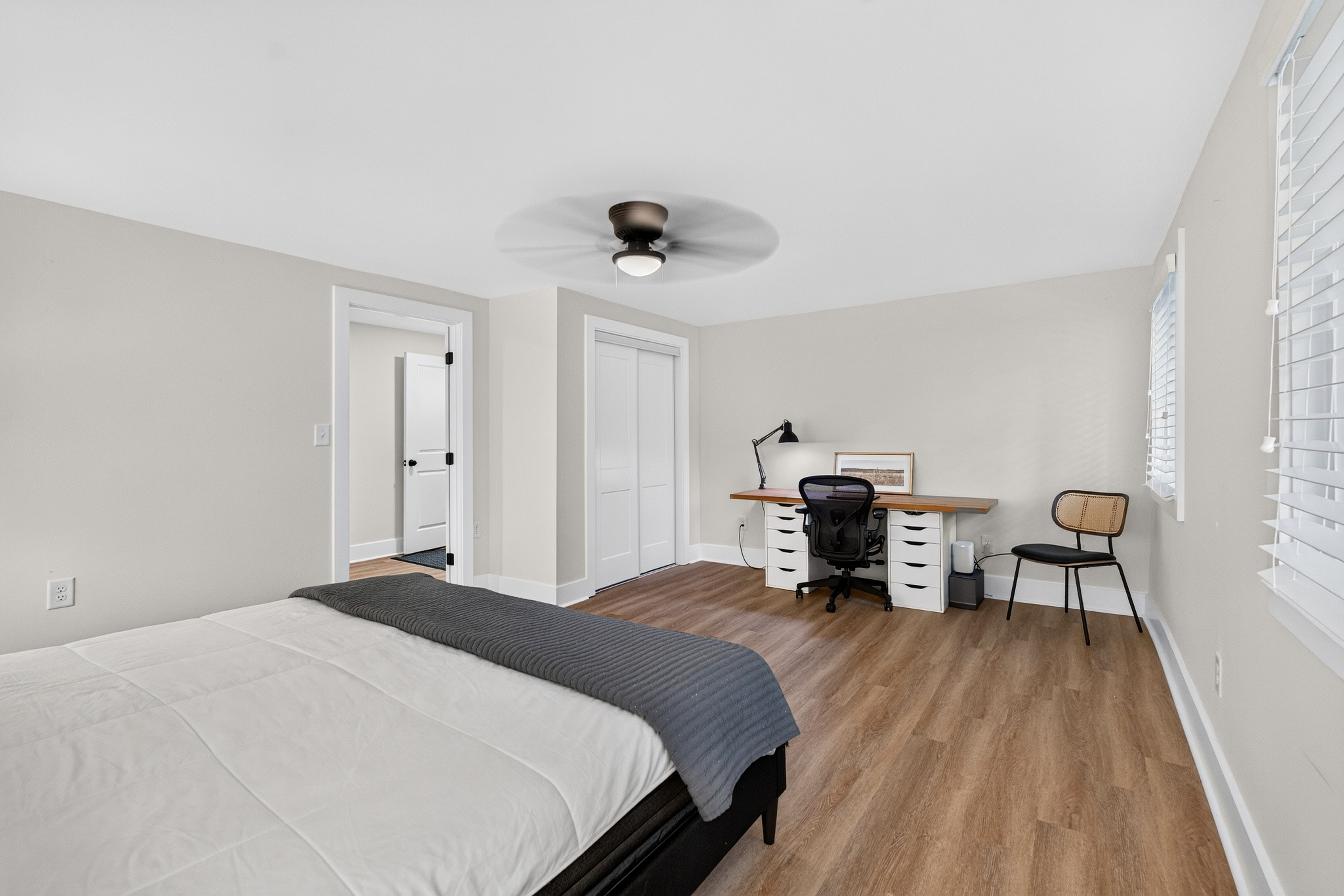  Completely Rebuilt from the Studs and Move-In Ready - 物件實景