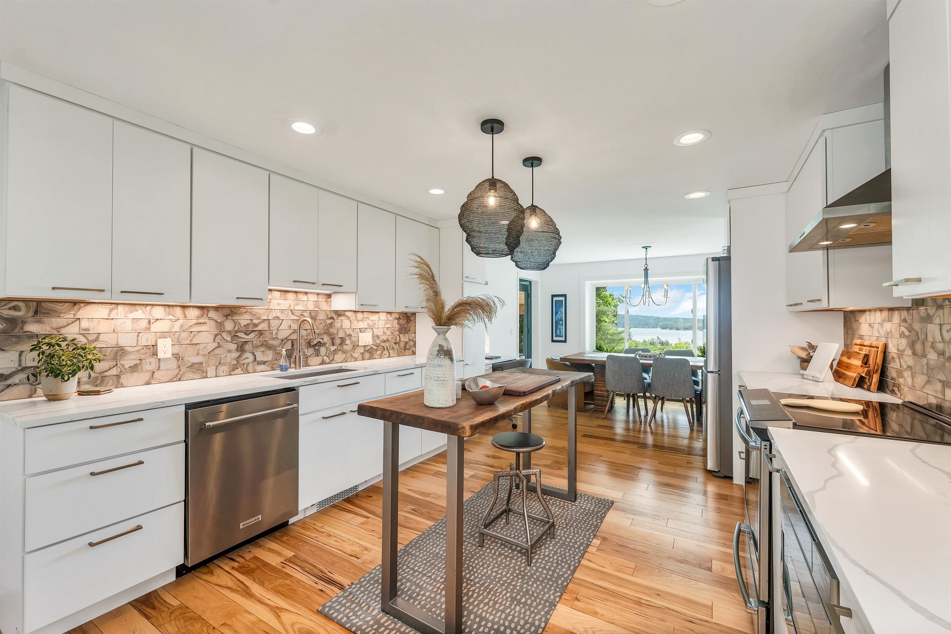 Meredith, New Hampshire, 03253, United States, 3 Bedrooms Bedrooms, ,2 BathroomsBathrooms,Residential,For Sale,1901230