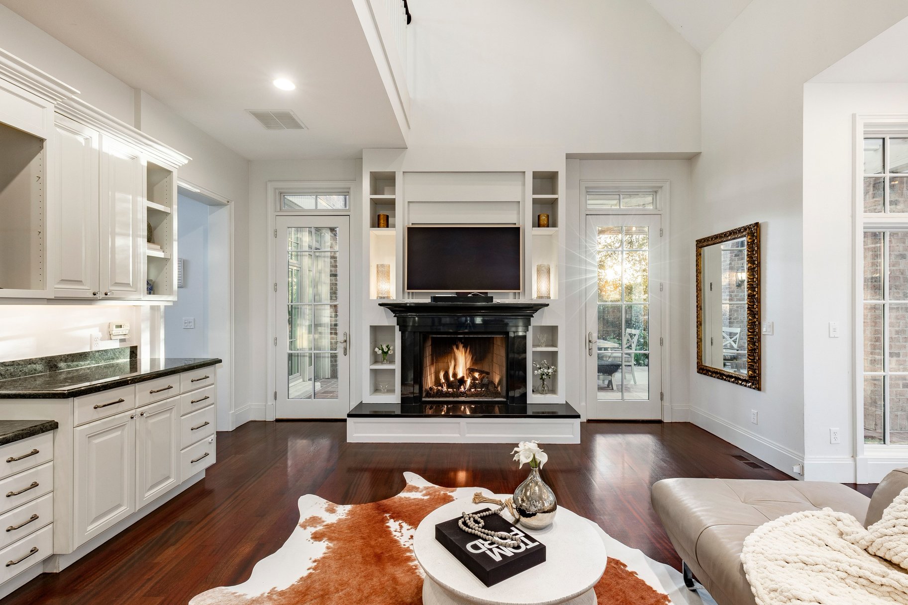  Stunning Custom Build on Millcreek Way - 物件實景