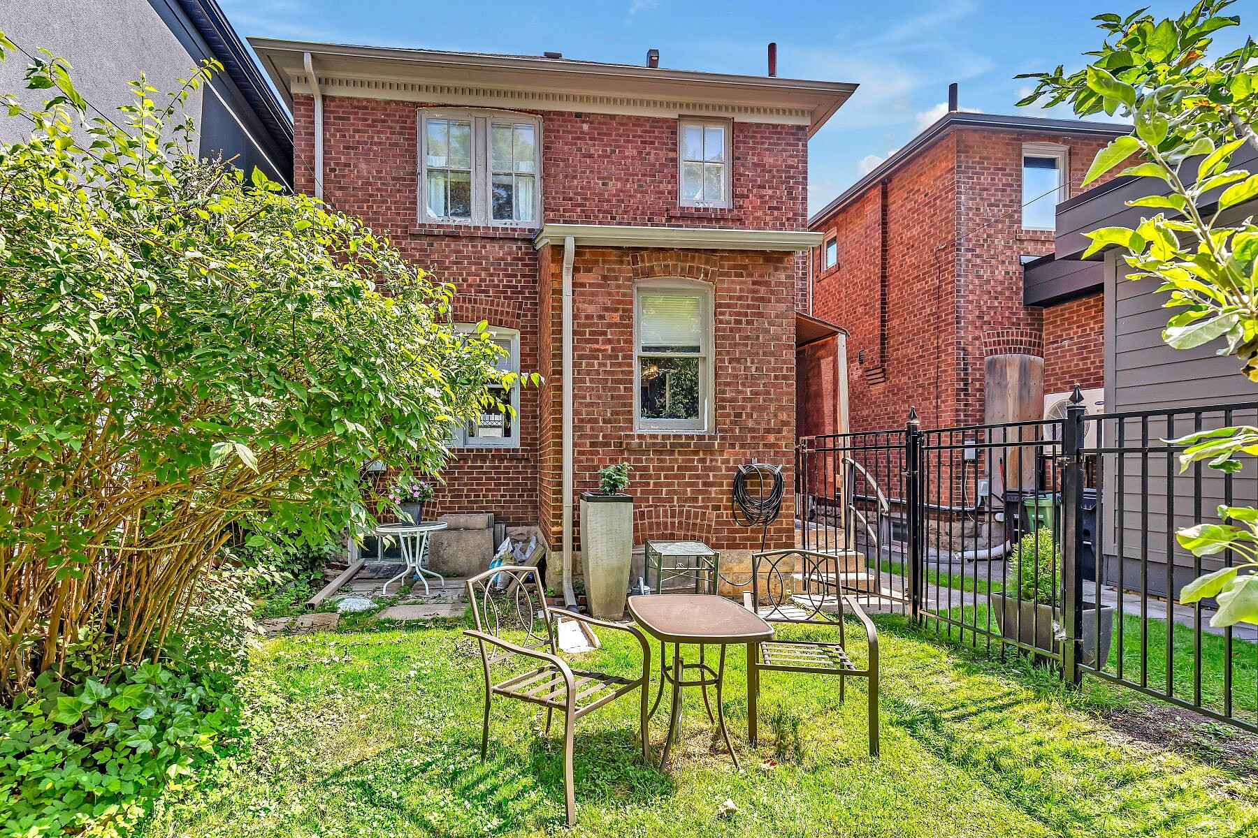  Davisville