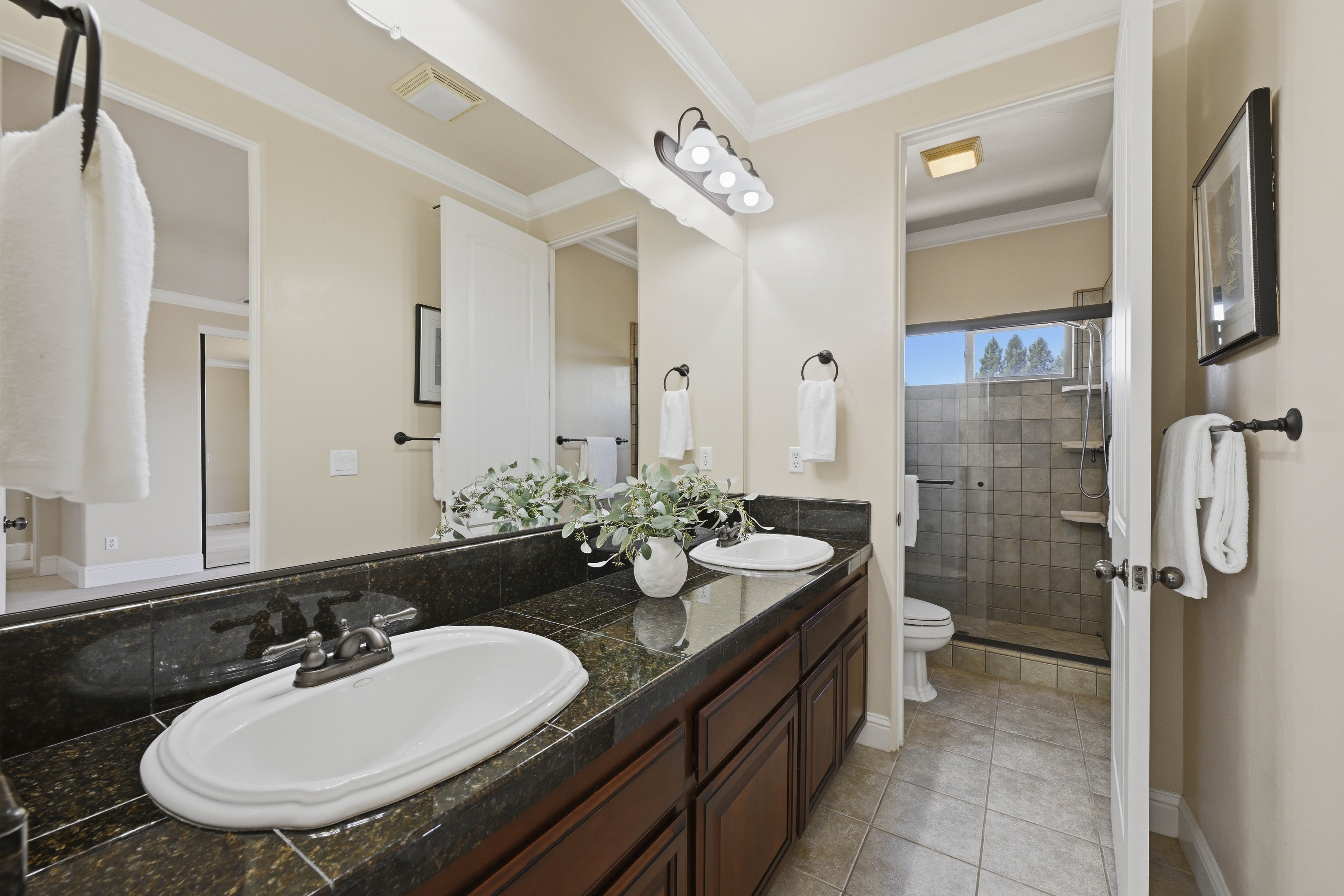  8587 Indianwood Lane, Roseville, CA 95747 - 物件實景