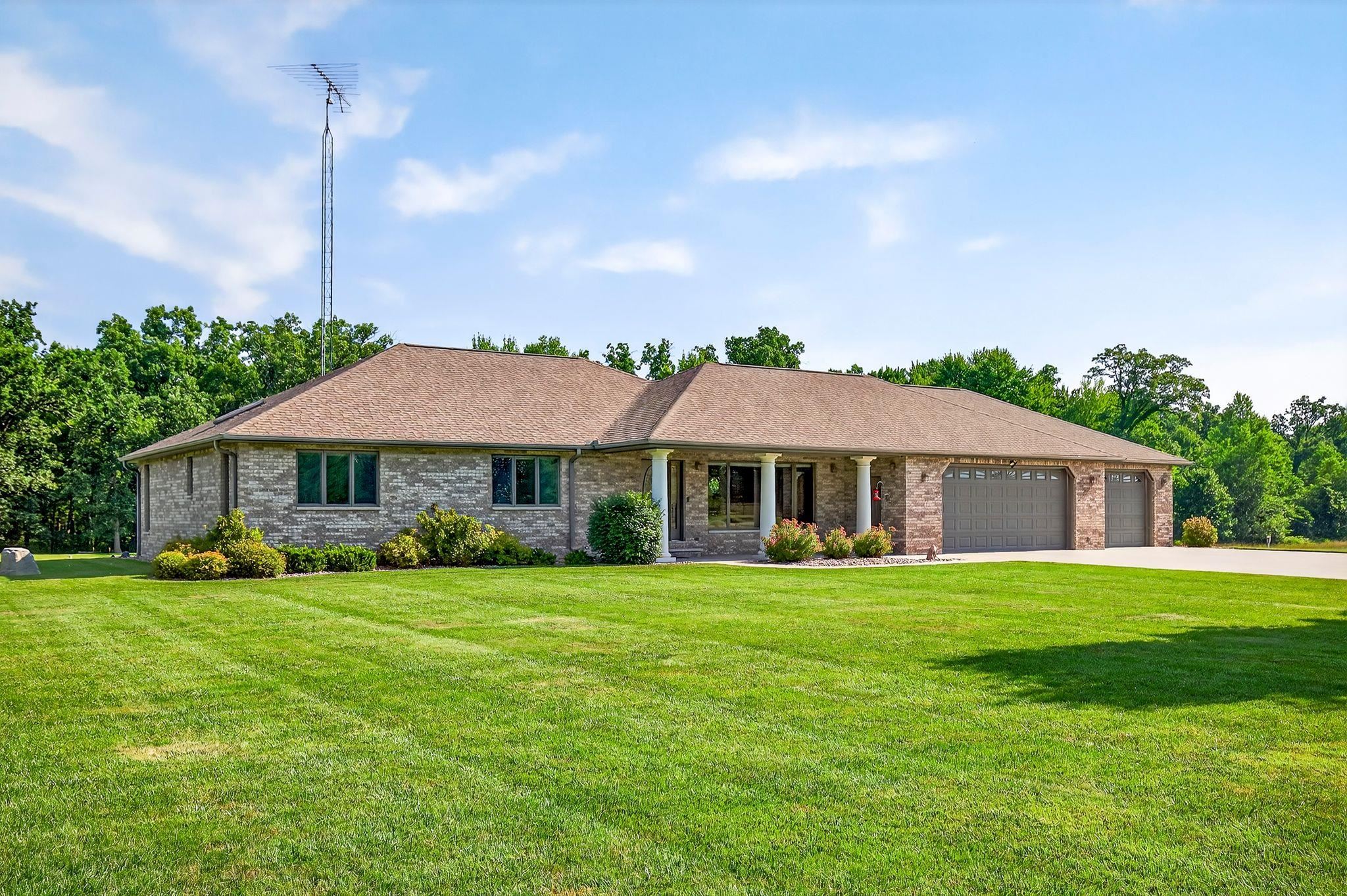 Redgranite, Wisconsin, 54970, United States, 3 Bedrooms Bedrooms, ,3 BathroomsBathrooms,Residential,For Sale,1982577