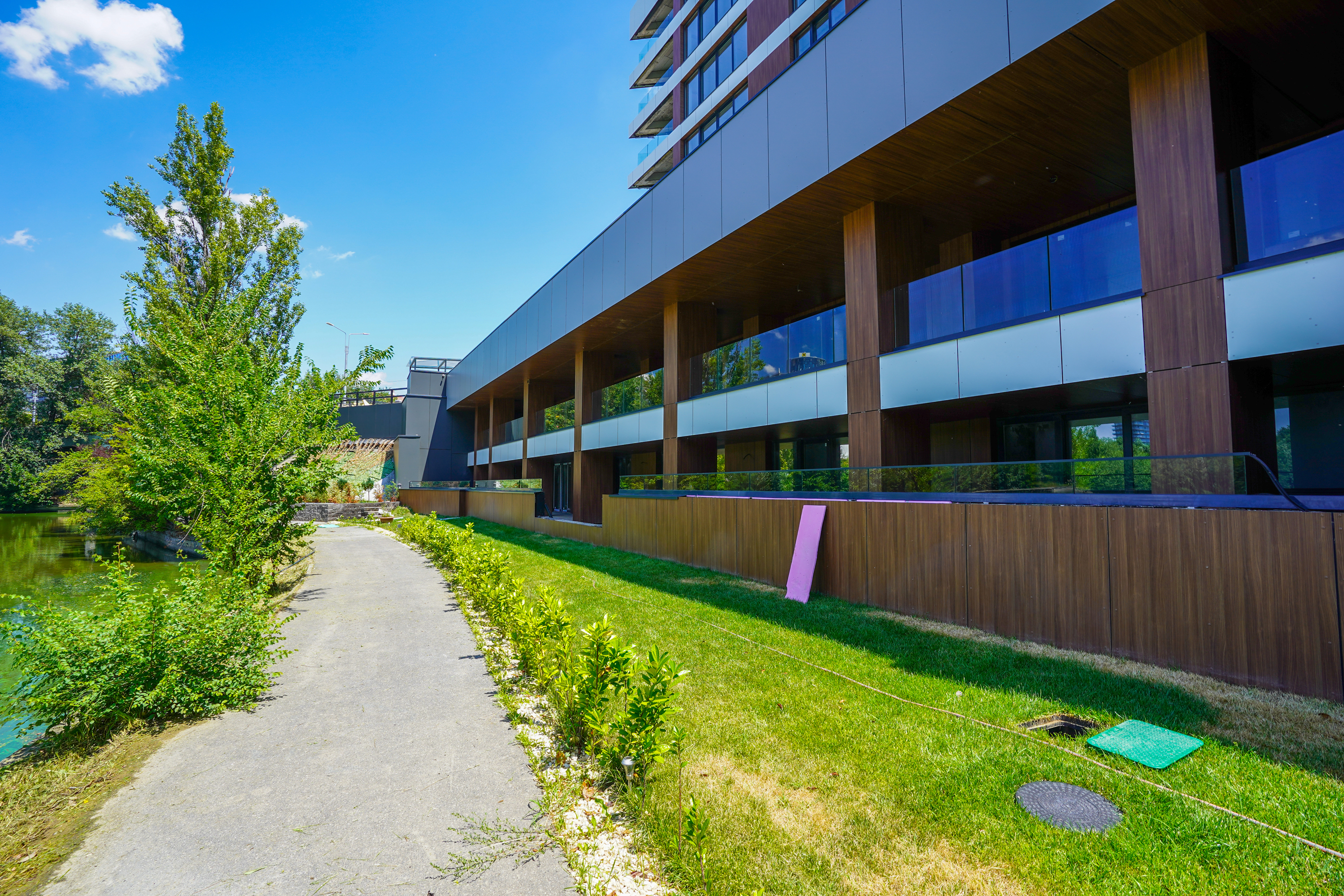  Seven-Room Waterfront Apartment Directly at Lake Level on Lake Floreasca - 物件實景