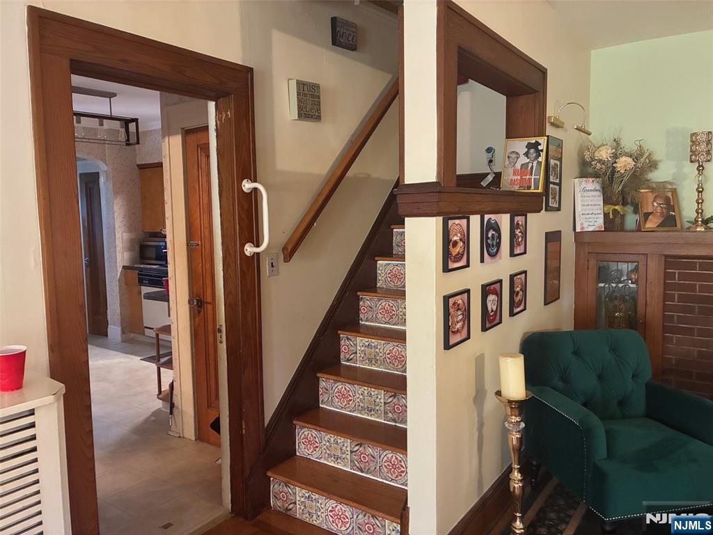 Teaneck, New Jersey, 07666, United States, 3 Bedrooms Bedrooms, ,2 BathroomsBathrooms,Residential,For Sale,1987790