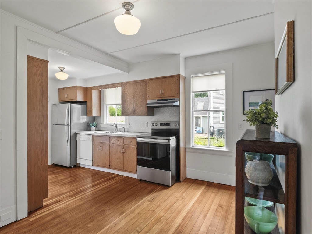 Concord, Massachusetts, 01742, United States, 3 Bedrooms Bedrooms, ,1 BathroomBathrooms,Residential,For Sale,1896713