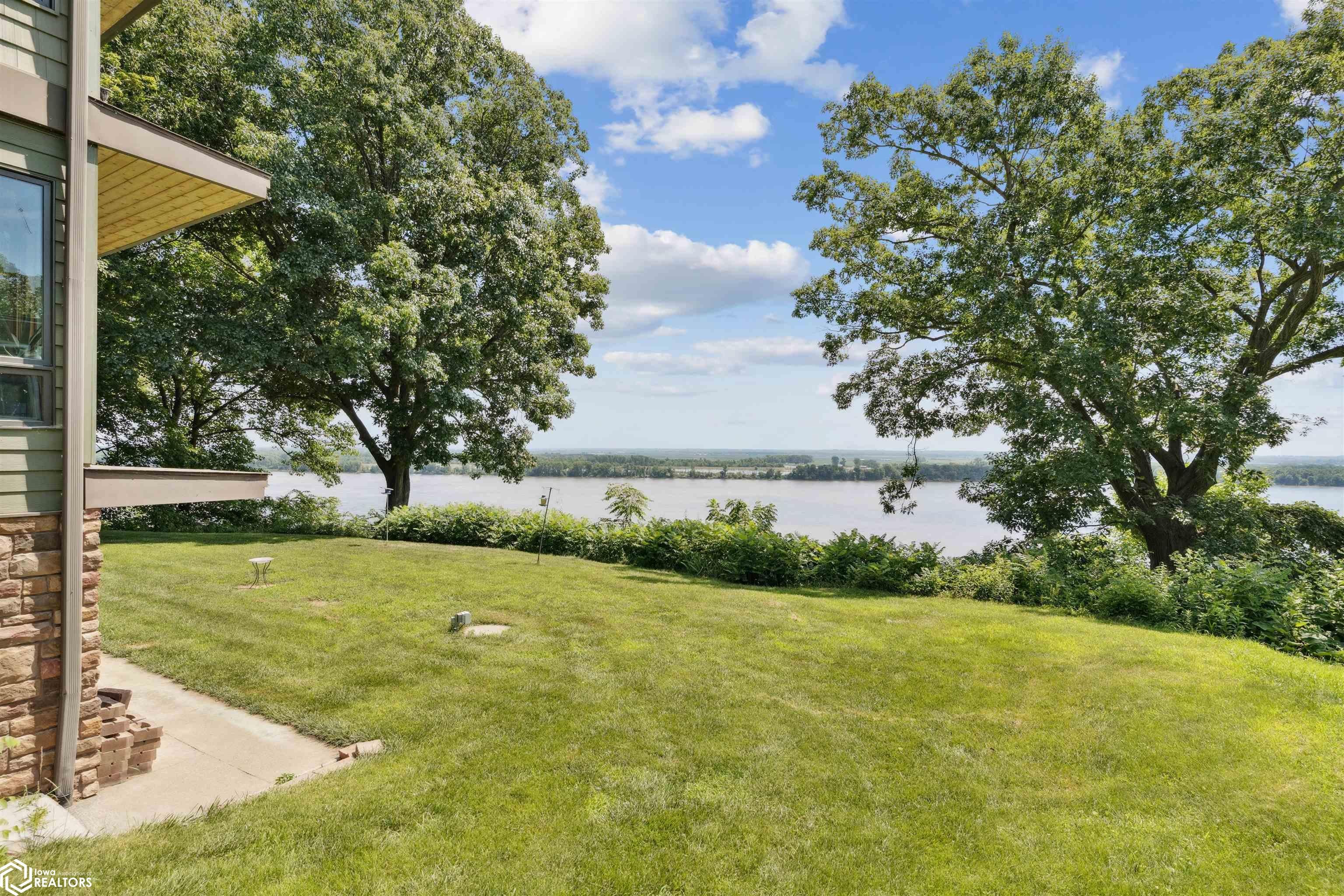Burlington, Iowa, 52601, United States, 3 Bedrooms Bedrooms, ,3 BathroomsBathrooms,Residential,For Sale,1879200