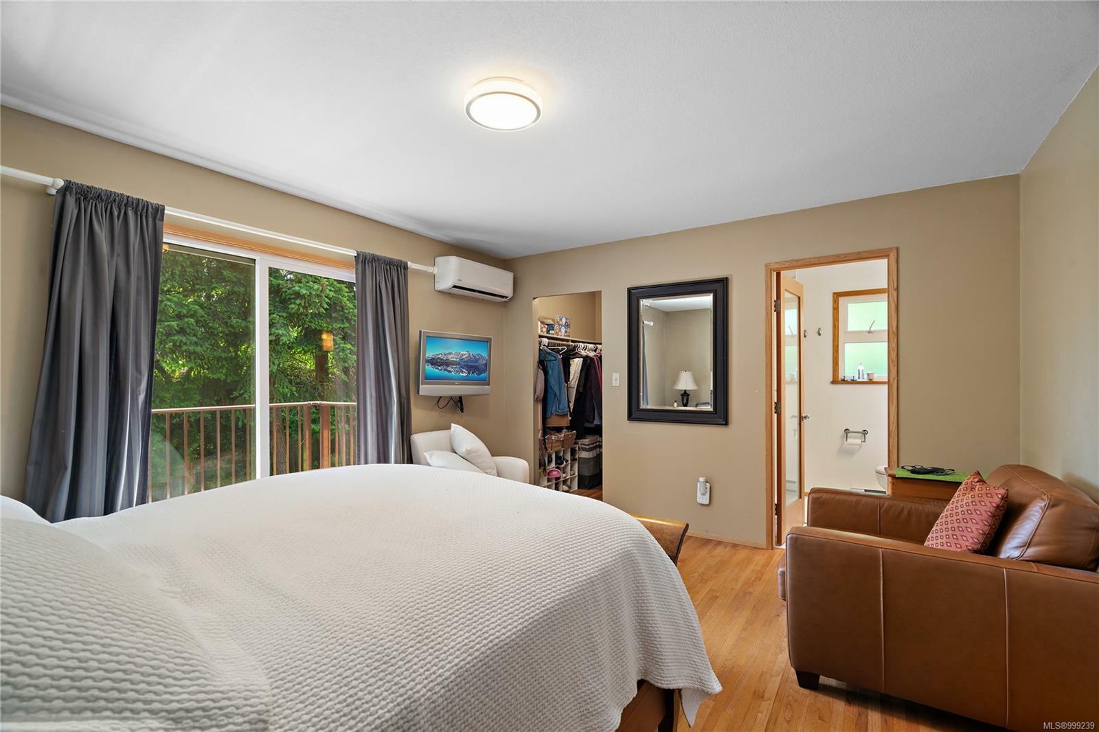 NANAIMO, British Columbia, V9V 1E9, CA, 3 Bedrooms Bedrooms, ,Residential,For Sale,1874678