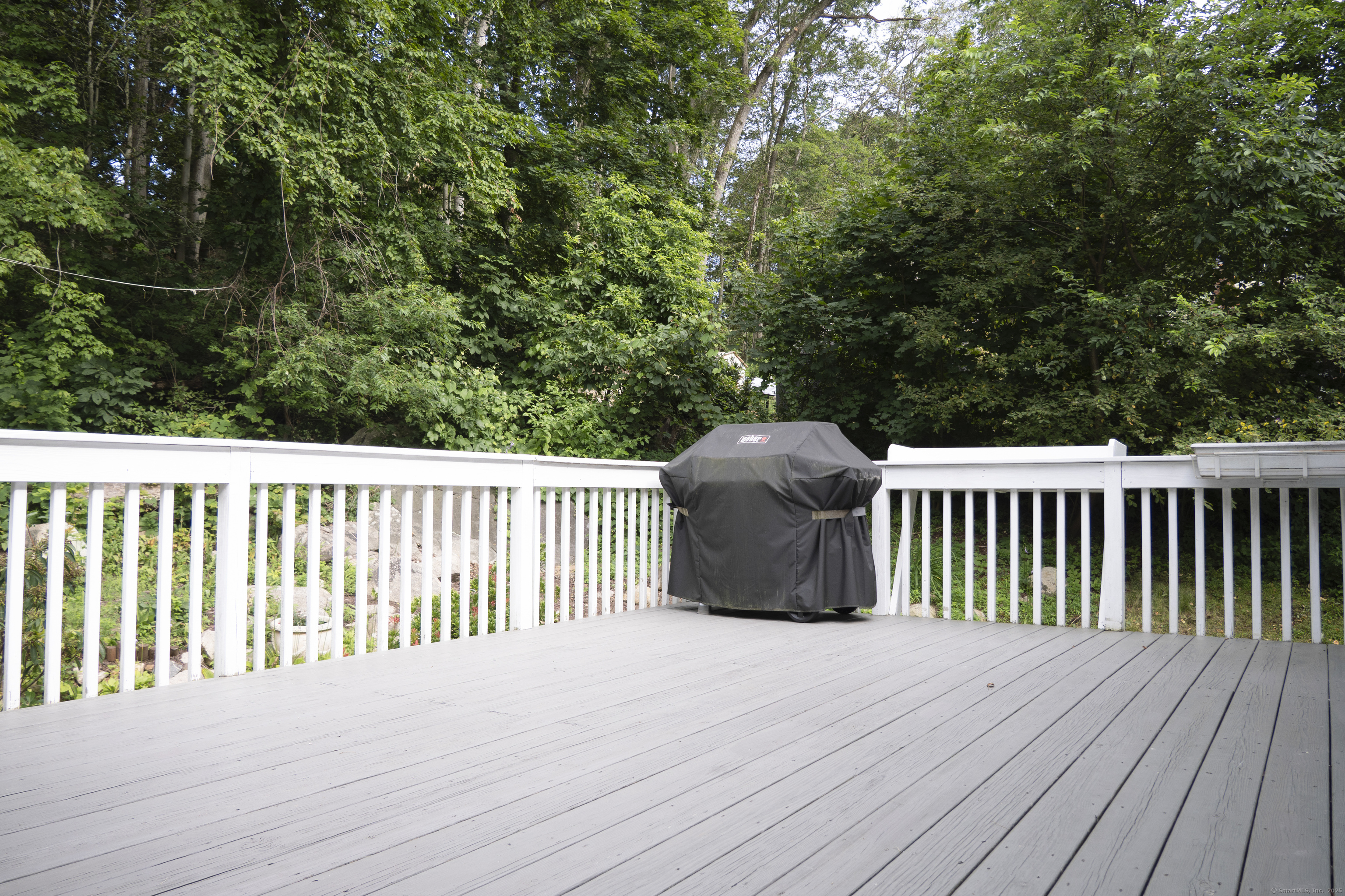 Trumbull, Connecticut, 06611, United States, 3 Bedrooms Bedrooms, ,3 BathroomsBathrooms,Residential,For Sale,1937031