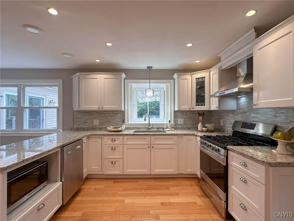 New Hartford, New York, 13413, United States, 4 Bedrooms Bedrooms, ,5 BathroomsBathrooms,Residential,For Sale,1932756