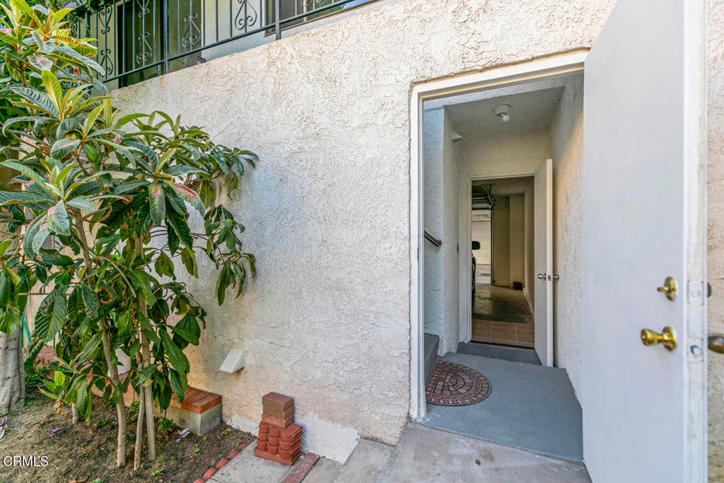 Glendale, California, 91205, United States, 3 Bedrooms Bedrooms, ,2 BathroomsBathrooms,Residential,For Sale,1938623