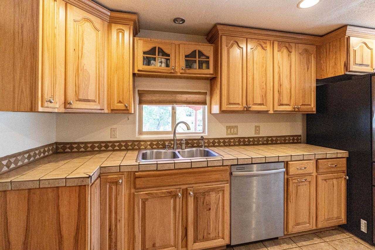 Los Ranchos, New Mexico, 87114, United States, 4 Bedrooms Bedrooms, ,5 BathroomsBathrooms,Residential,For Sale,1720943