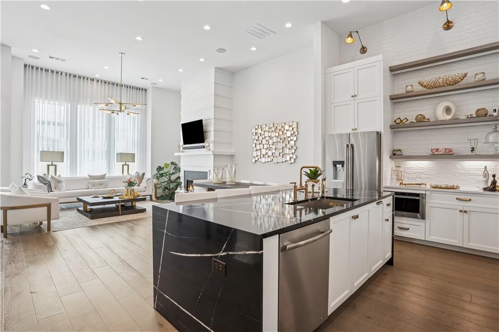 Alpharetta, Georgia, 30005, United States, 3 Bedrooms Bedrooms, ,3 BathroomsBathrooms,Residential,For Sale,1907831