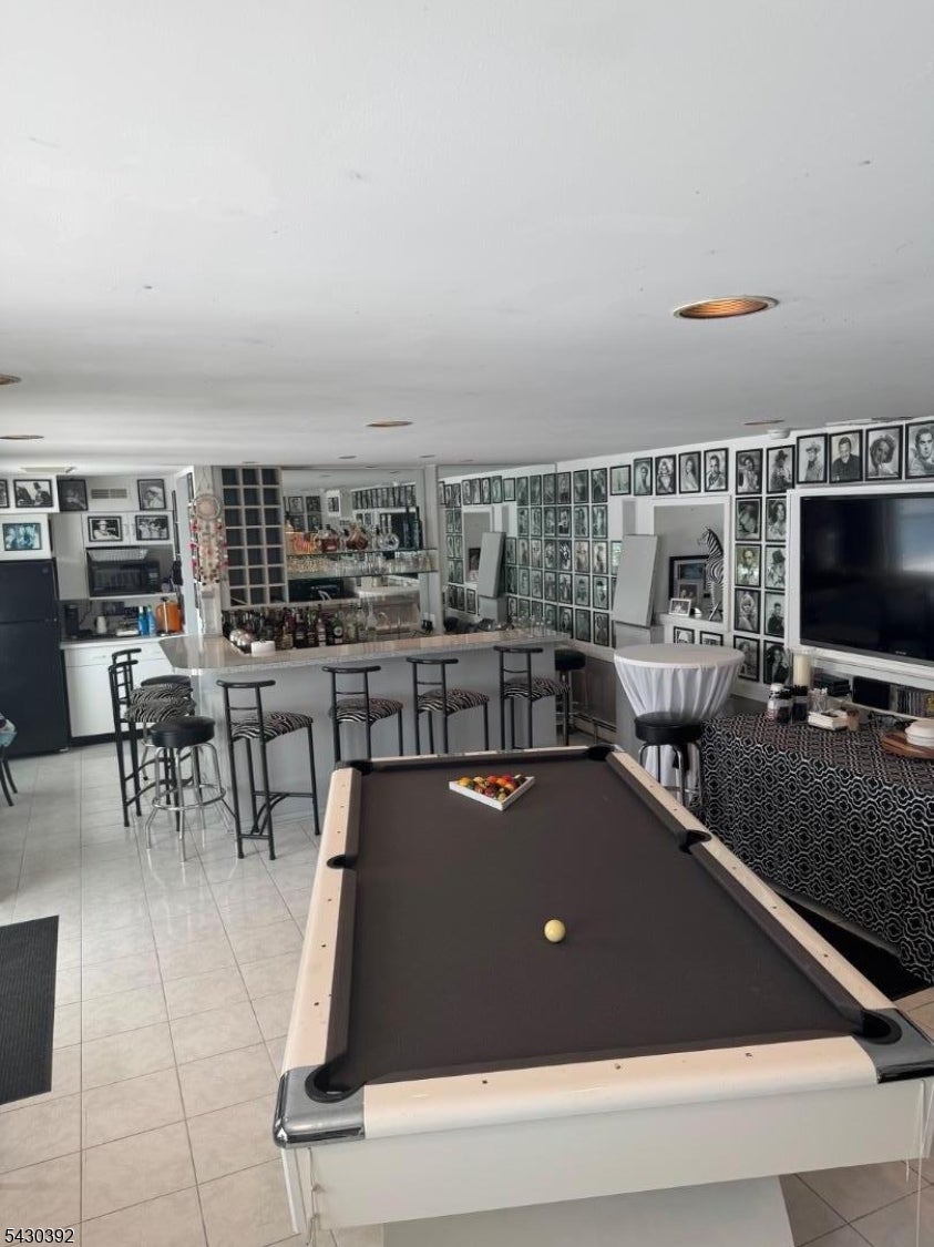 Hopatcong Boro, New Jersey, 07843, United States, 3 Bedrooms Bedrooms, ,4 BathroomsBathrooms,Residential,For Sale,2045244