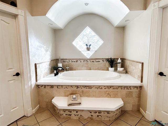 Artesia, New Mexico, 88210, United States, 4 Bedrooms Bedrooms, ,6 BathroomsBathrooms,Residential,For Sale,2015339