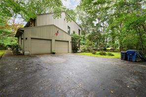 East Greenwich, Rhode Island, 02818, United States, 3 Bedrooms Bedrooms, ,3 BathroomsBathrooms,Residential,For Sale,1920321