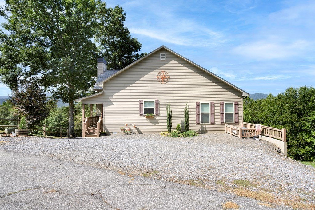 Hiawassee, Georgia, 30546, United States, 2 Bedrooms Bedrooms, ,2 BathroomsBathrooms,Residential,For Sale,1973981