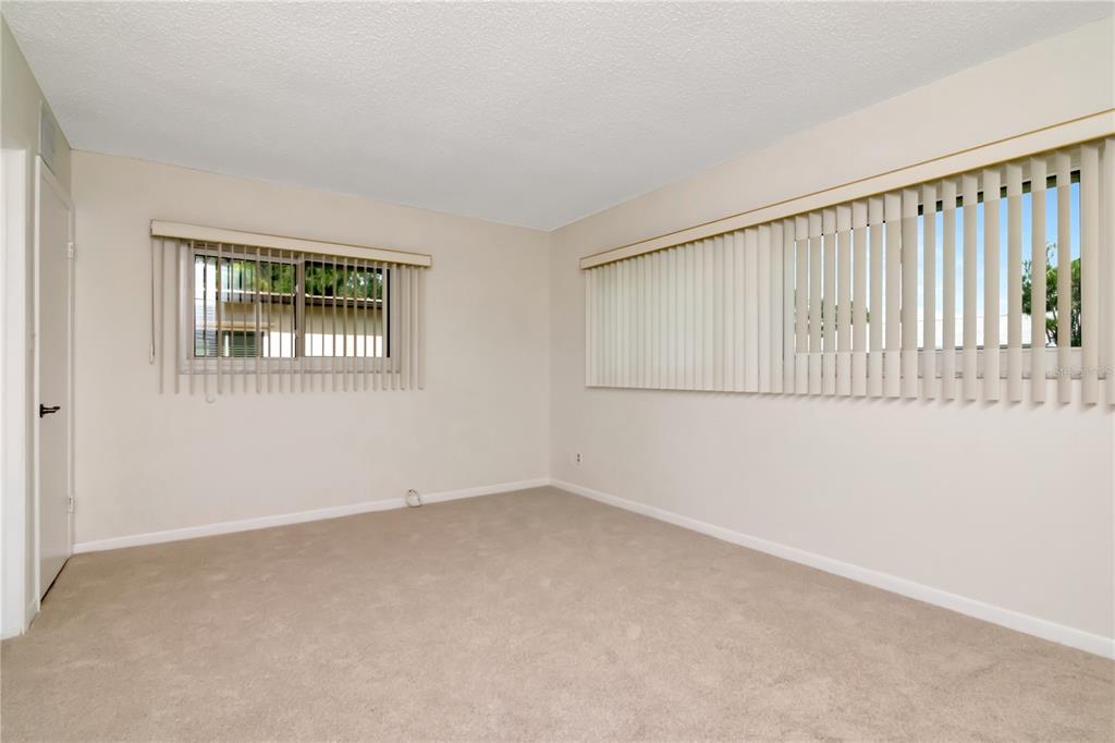 Seminole, Florida, 33776, United States, 5 Bedrooms Bedrooms, ,3 BathroomsBathrooms,Residential,For Sale,1913613