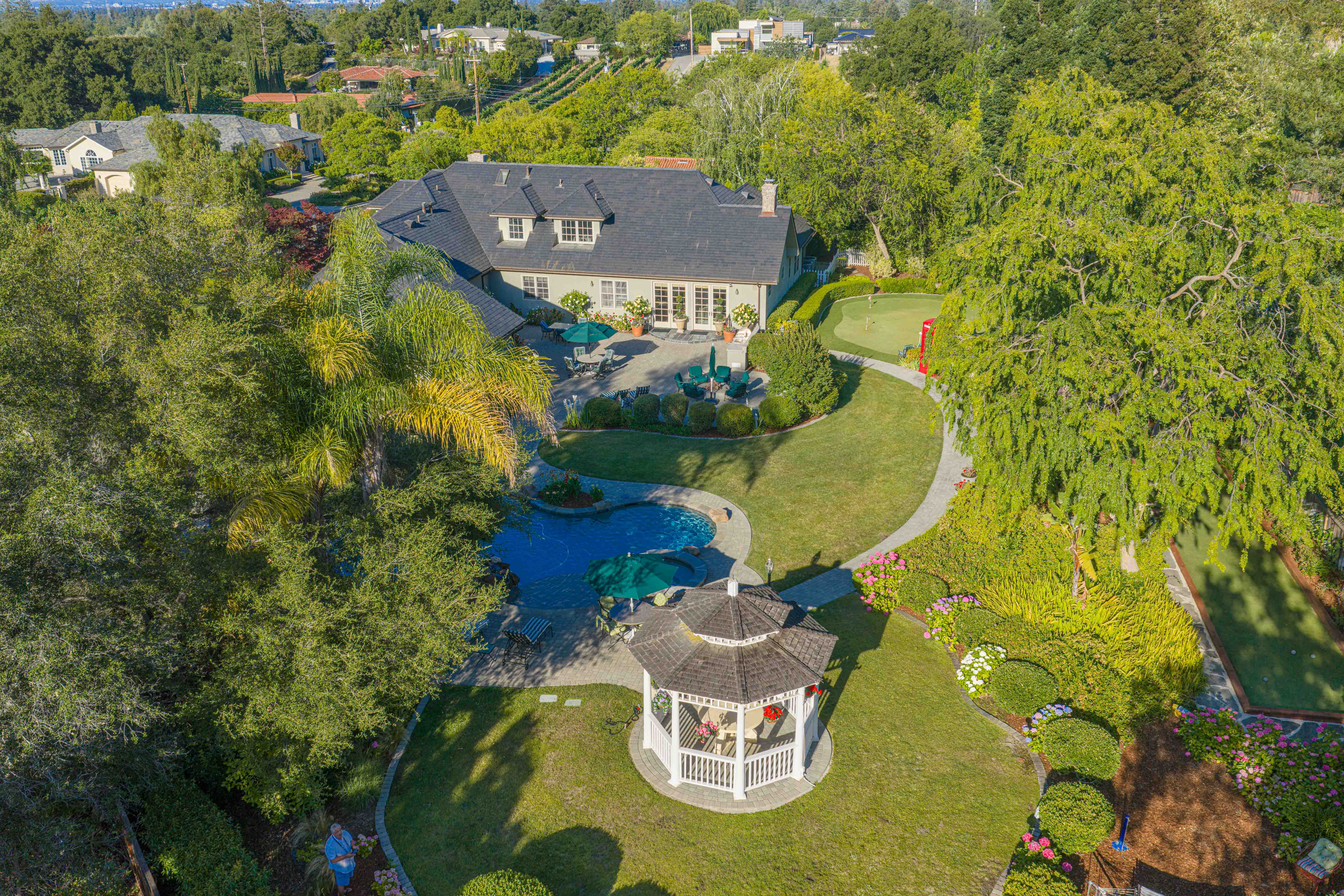  Stunning Saratoga Estate on Expansive Private Grounds - 物件實景