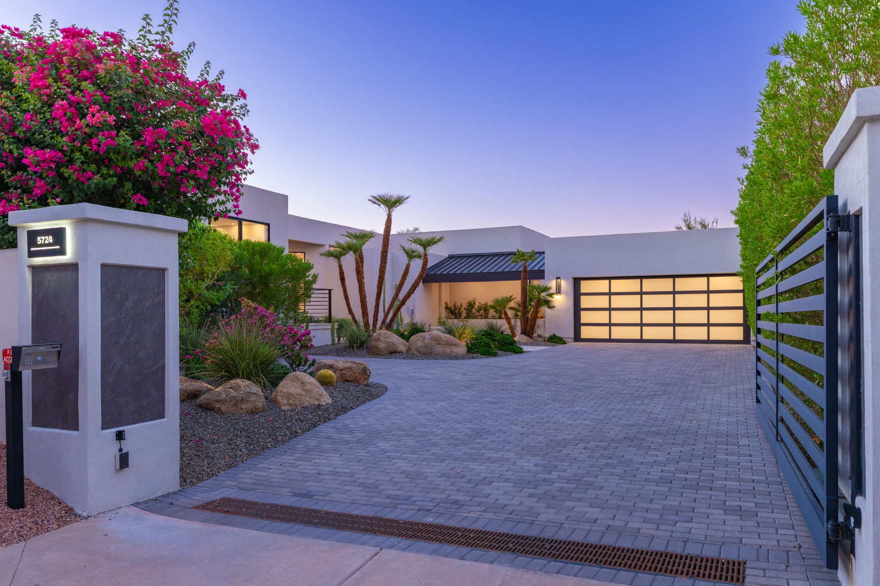  5724 N ECHO CANYON DR¦Phoenix, AZ - 物件實景