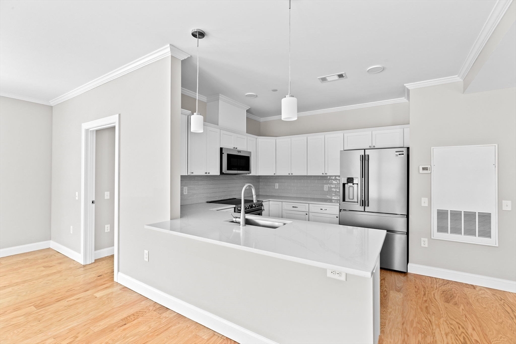Milton, Massachusetts, 02186, United States, 2 Bedrooms Bedrooms, ,2 BathroomsBathrooms,Residential,For Sale,1907796