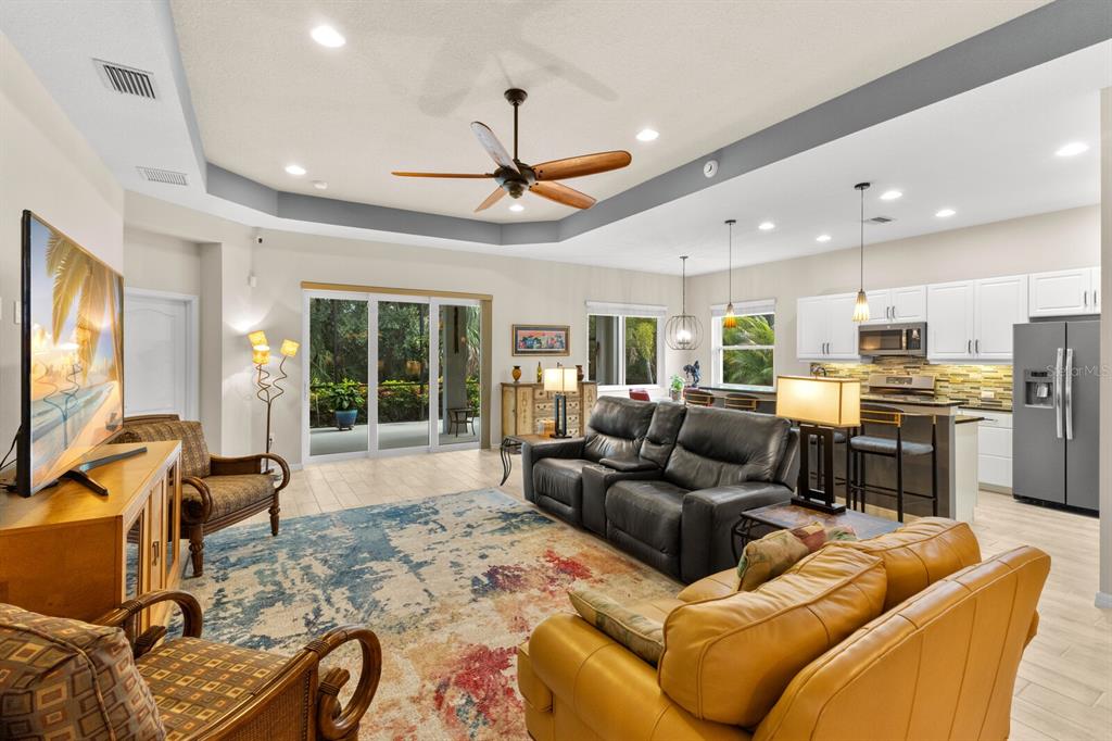 Sarasota, Florida, 34243, United States, 3 Bedrooms Bedrooms, ,2 BathroomsBathrooms,Residential,For Sale,1917004