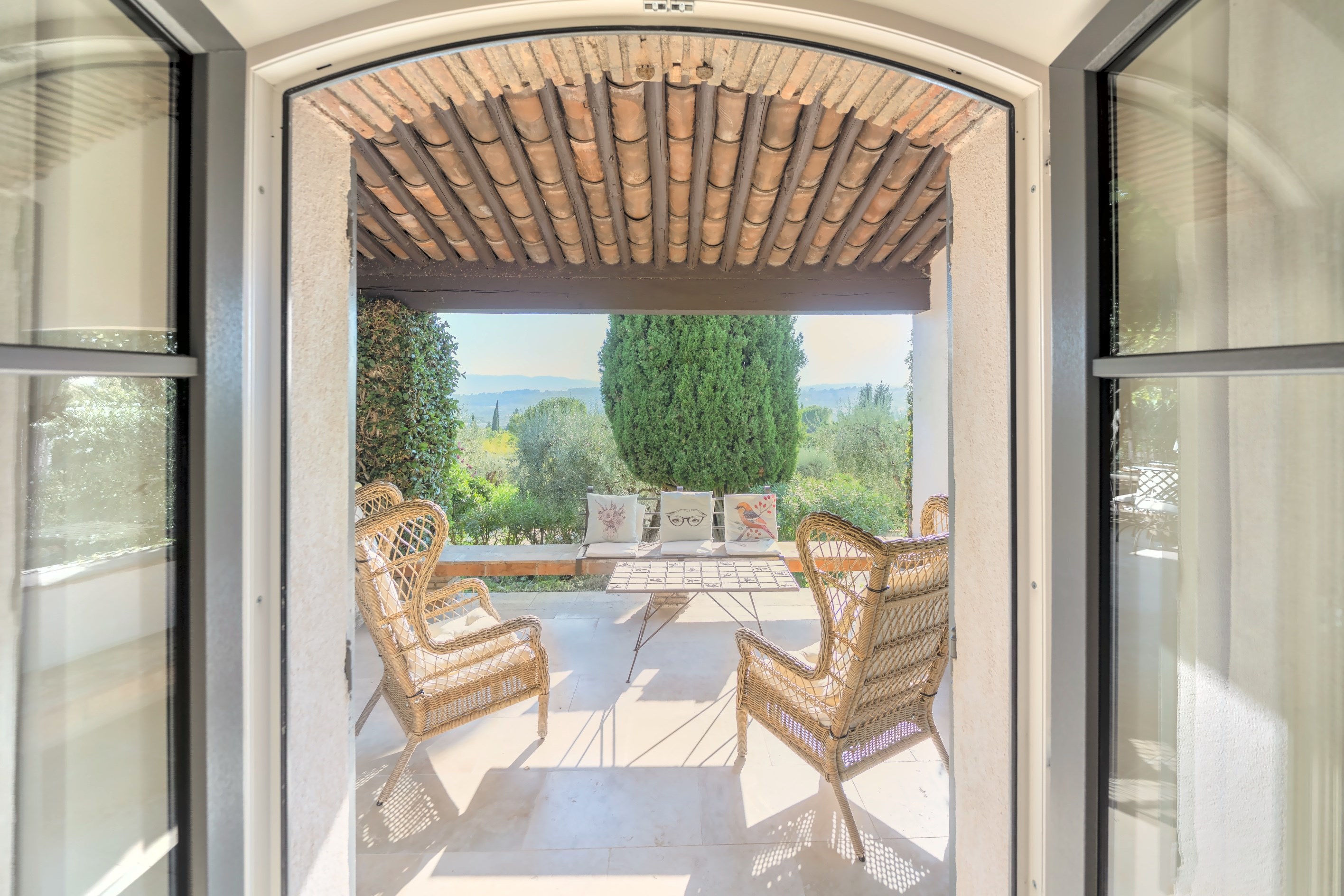  Near Valbonne: renovated Provençal villa with pool and open views in Plascassier - 物件實景
