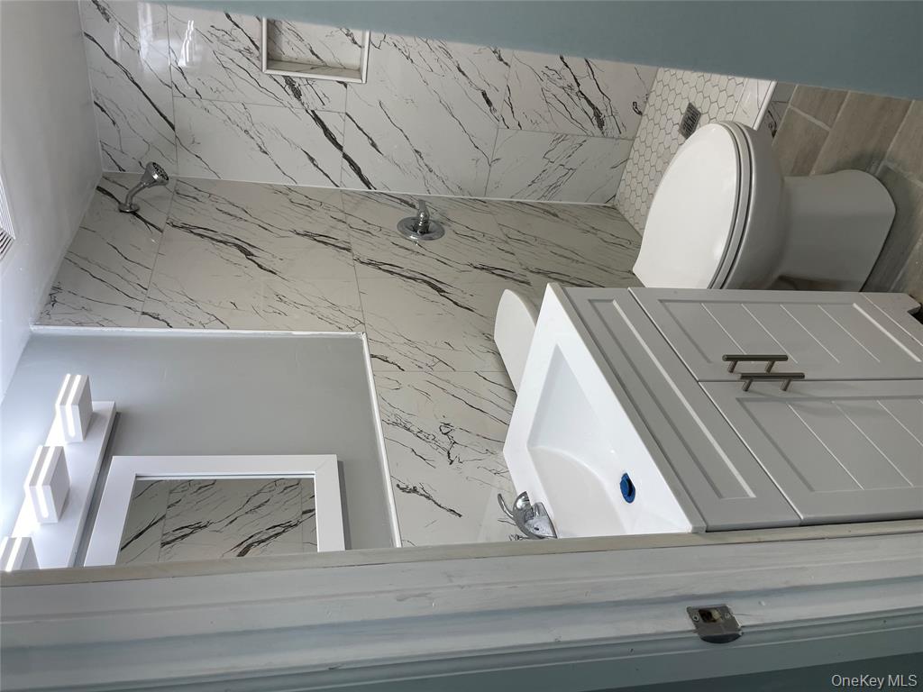 Ozone Park, New York, 11420, United States, 6 Bedrooms Bedrooms, ,3 BathroomsBathrooms,Residential,For Sale,1990391