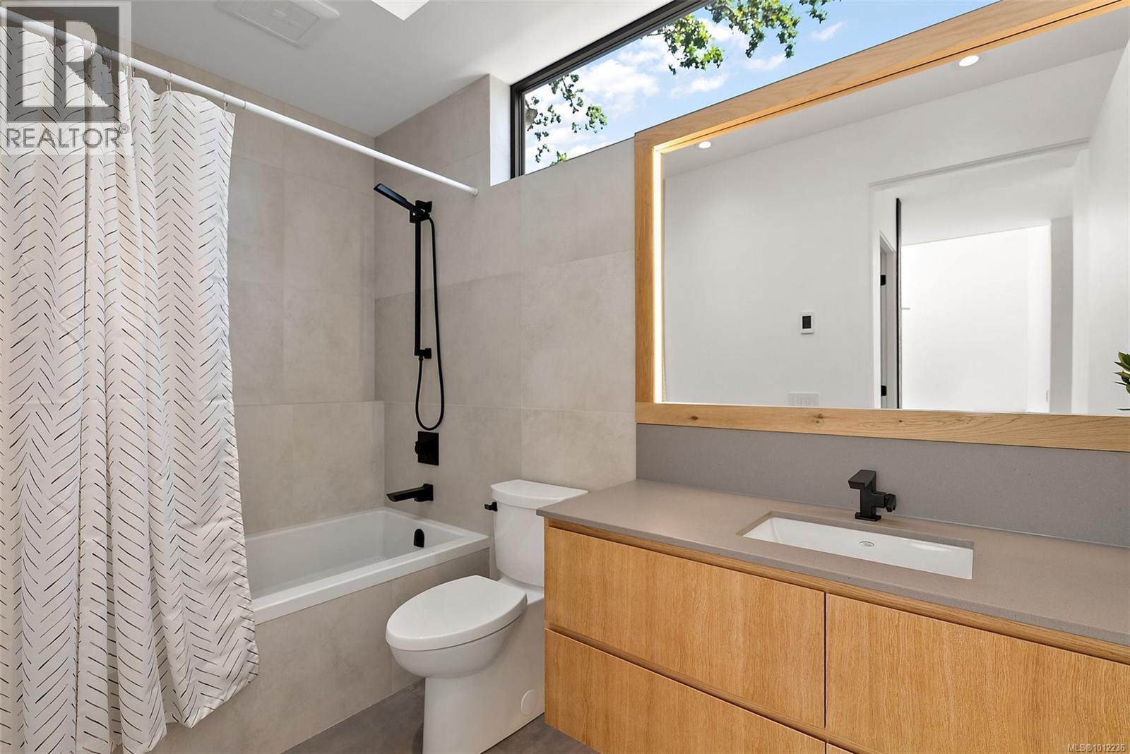 VICTORIA, British Columbia, V8S 4A6, CA, 6 Bedrooms Bedrooms, ,5 BathroomsBathrooms,Residential,For Sale,1948735