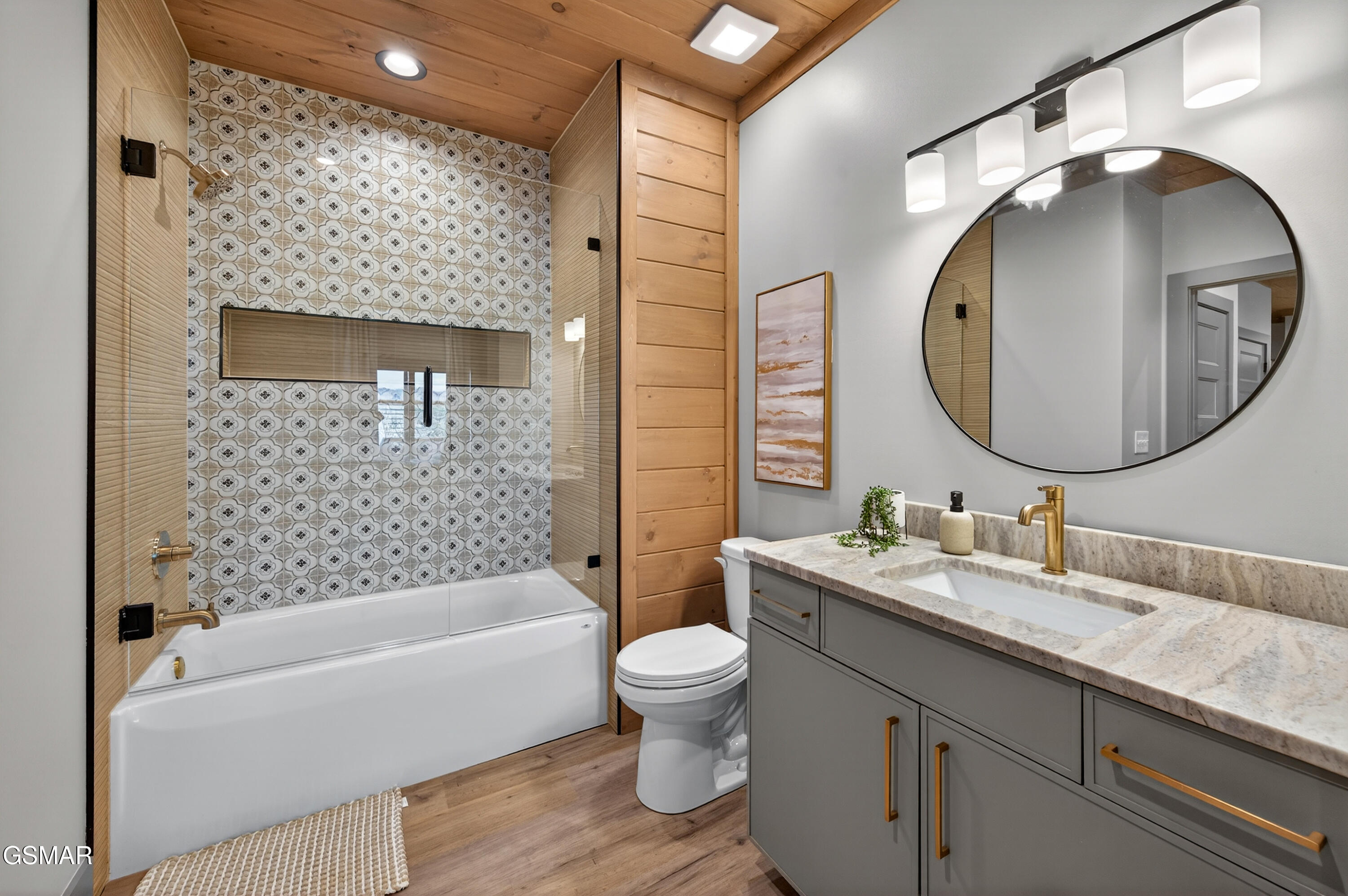 Sevierville, Tennessee, 37862, United States, 5 Bedrooms Bedrooms, ,7 BathroomsBathrooms,Residential,For Sale,2008149