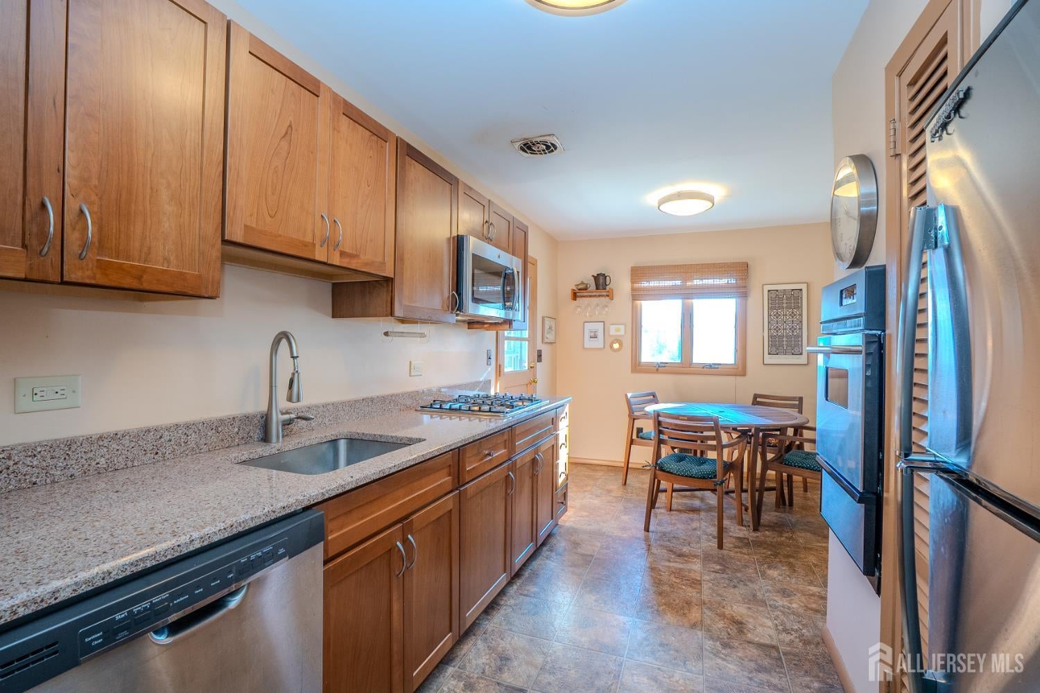 Franklin Twsp, New Jersey, 08873, United States, 4 Bedrooms Bedrooms, ,3 BathroomsBathrooms,Residential,For Sale,2005742