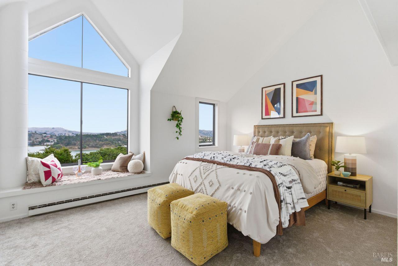 Sausalito, California, 94965, United States, 3 Bedrooms Bedrooms, ,3 BathroomsBathrooms,Residential,For Sale,1990897