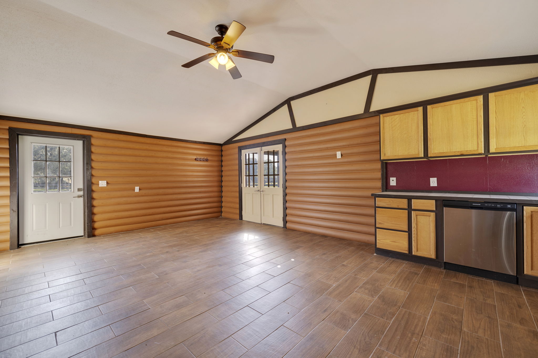 Palmetto, Florida, 34221, United States, 5 Bedrooms Bedrooms, ,4 BathroomsBathrooms,Residential,For Sale,1921911