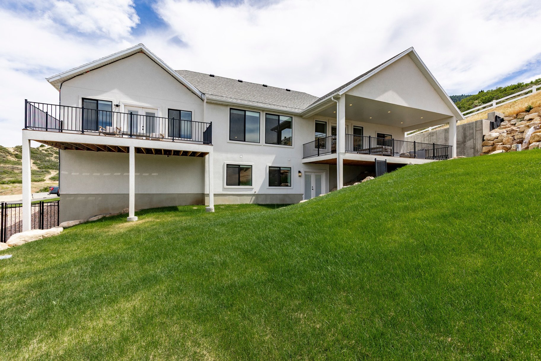  Custom Home with Fully Finished ADU Near Golf, Trails & Mountain Views - 物件實景