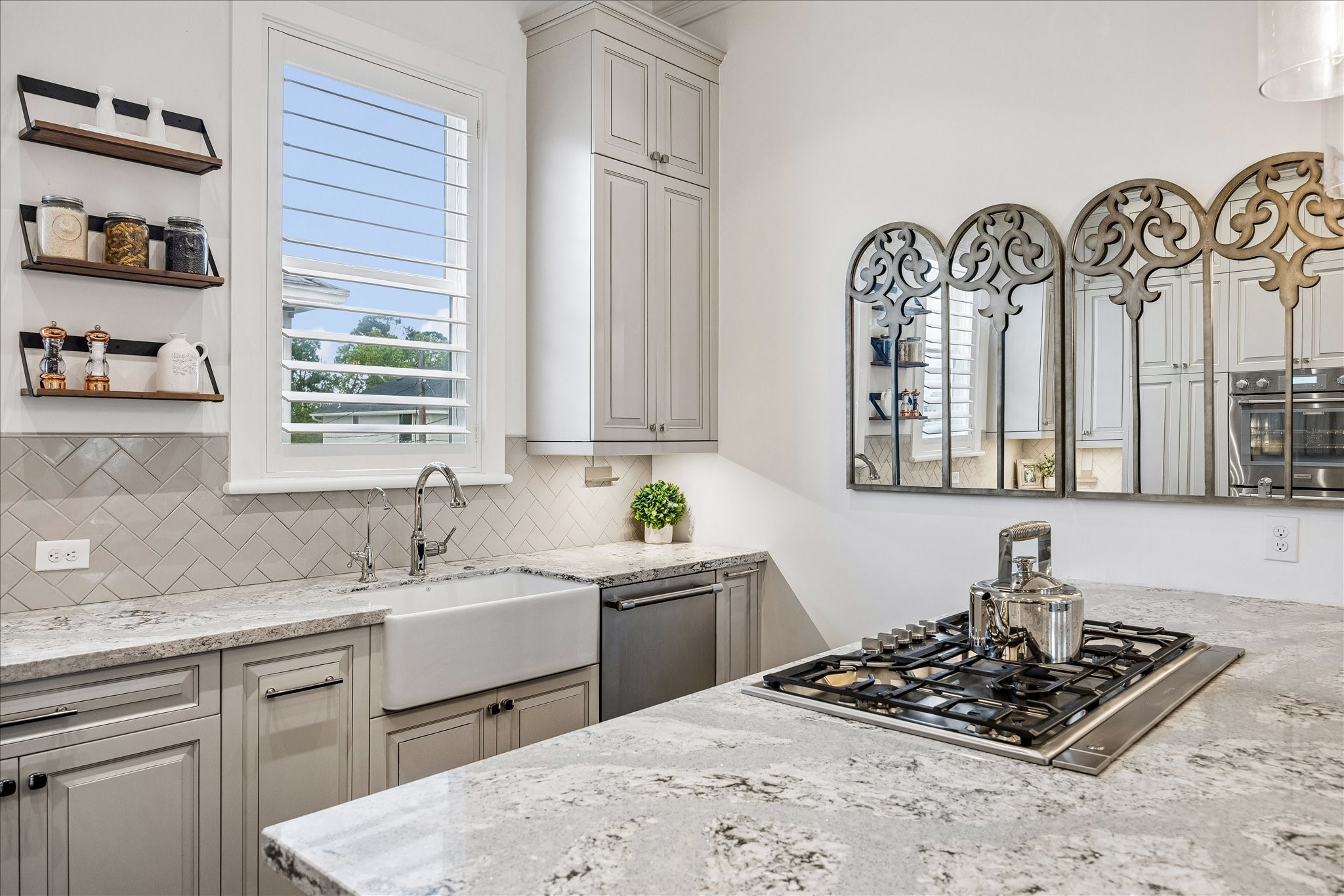  326 W 18th Street - 物件實景