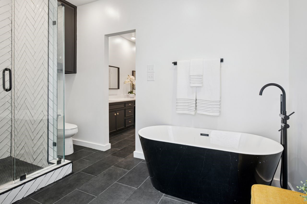 Dallas, Texas, 75230, United States, 4 Bedrooms Bedrooms, ,5 BathroomsBathrooms,Residential,For Sale,1826368
