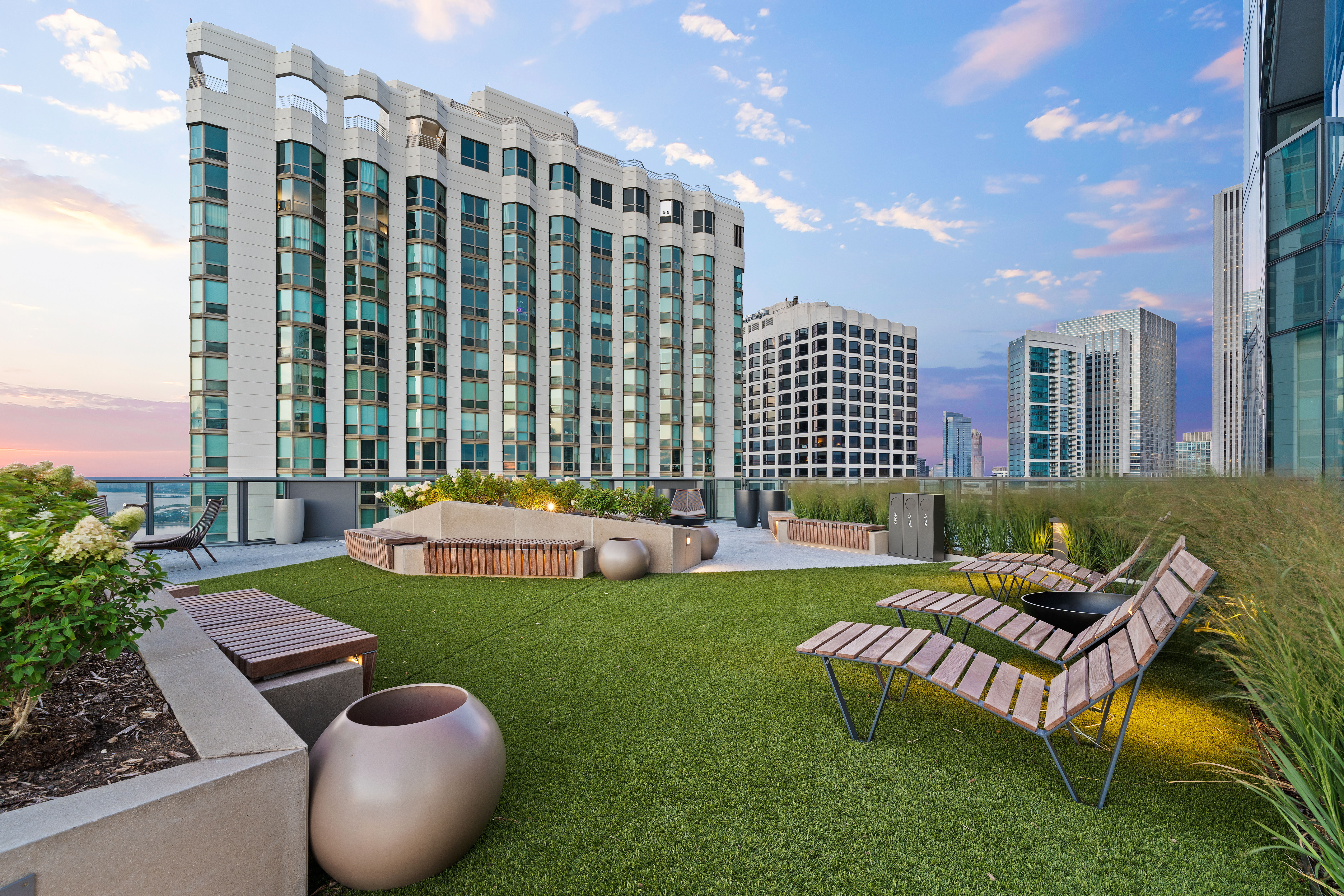  Experience Luxury Resort-style Lakefront Living at Cirrus - 物件實景