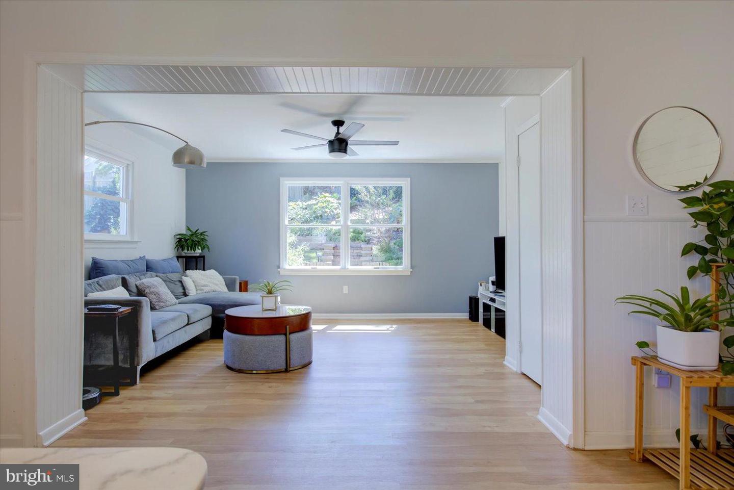 Arlington, Virginia, 22204, United States, 2 Bedrooms Bedrooms, ,1 BathroomBathrooms,Residential,For Sale,1951010