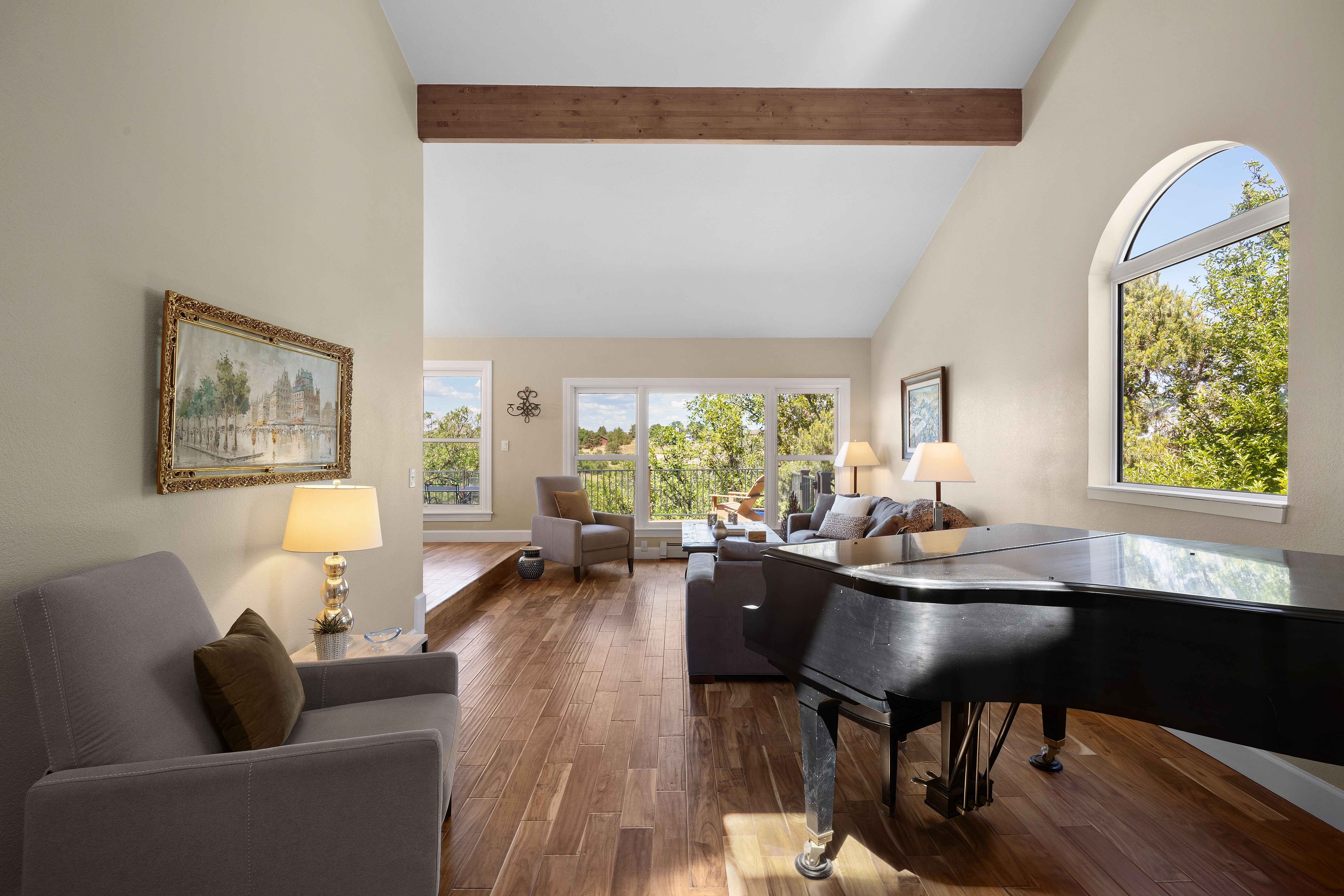  Extensively Renovated 4 Bedroom  4 Bathroom In Highly Desirable Charter Oaks - 物件實景